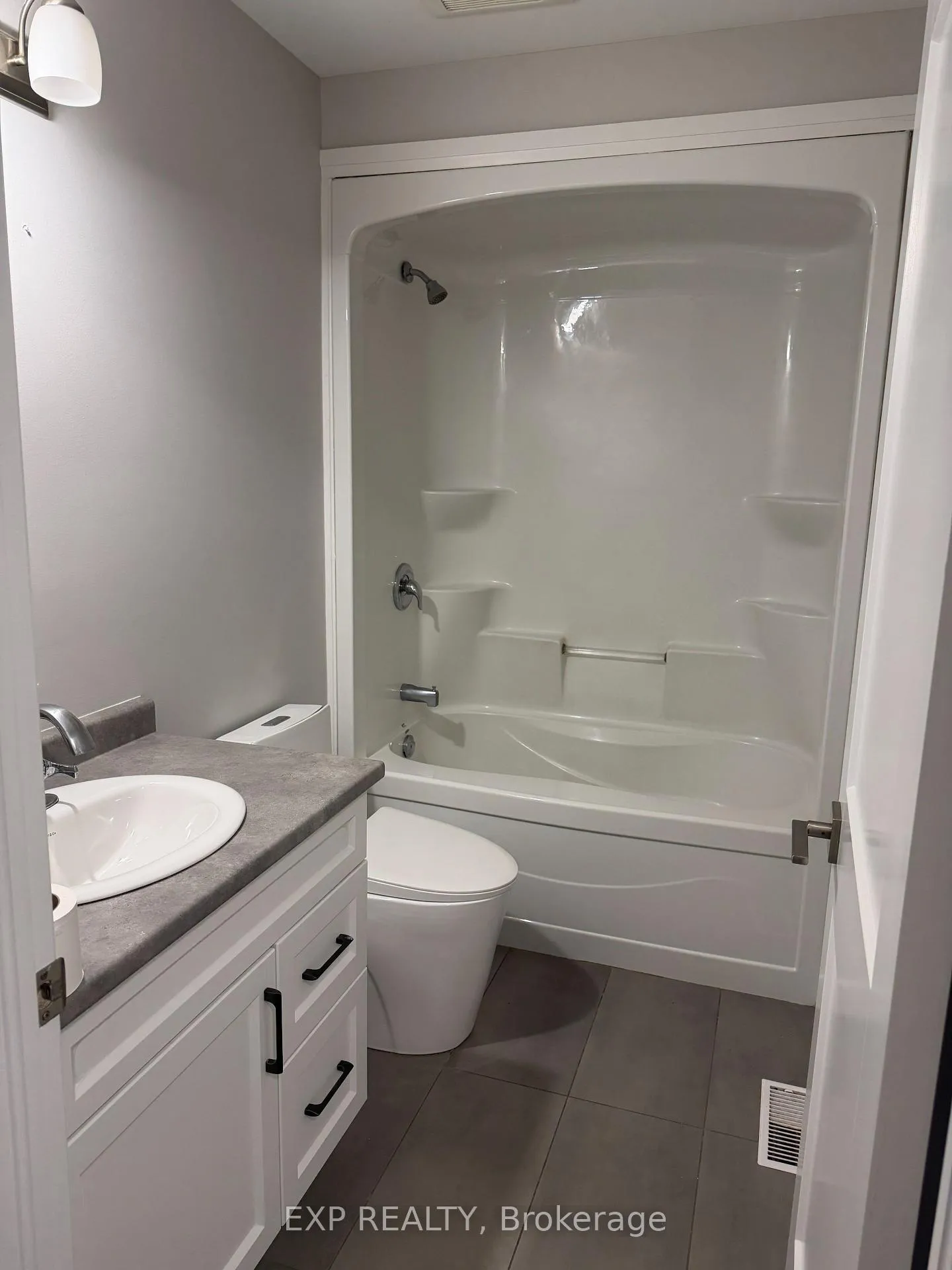 Photo 14 of 5960 Delaware Street, Niagara Falls, Dorchester — HOMEH