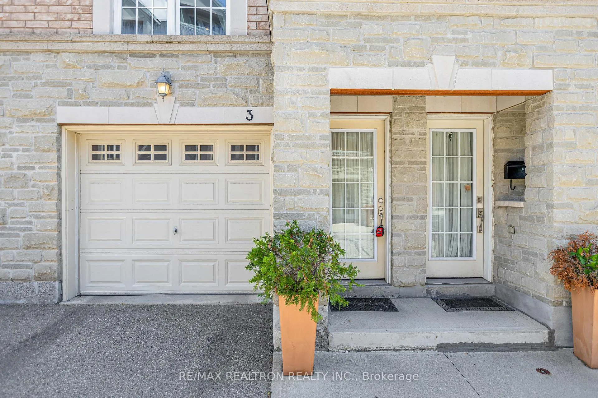 Photo 5 of 3 Hayes Lane, North York, Willowdale East — HOMEH