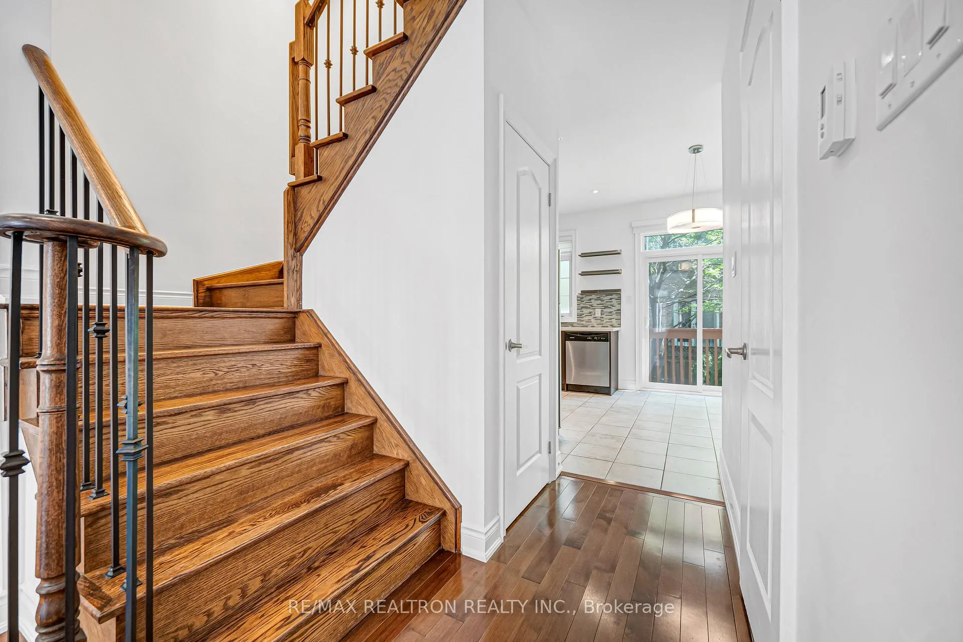 Photo 15 of 3 Hayes Lane, North York, Willowdale East — HOMEH