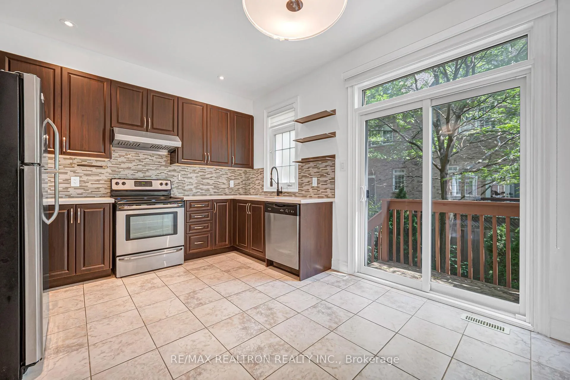 Photo 16 of 3 Hayes Lane, North York, Willowdale East — HOMEH