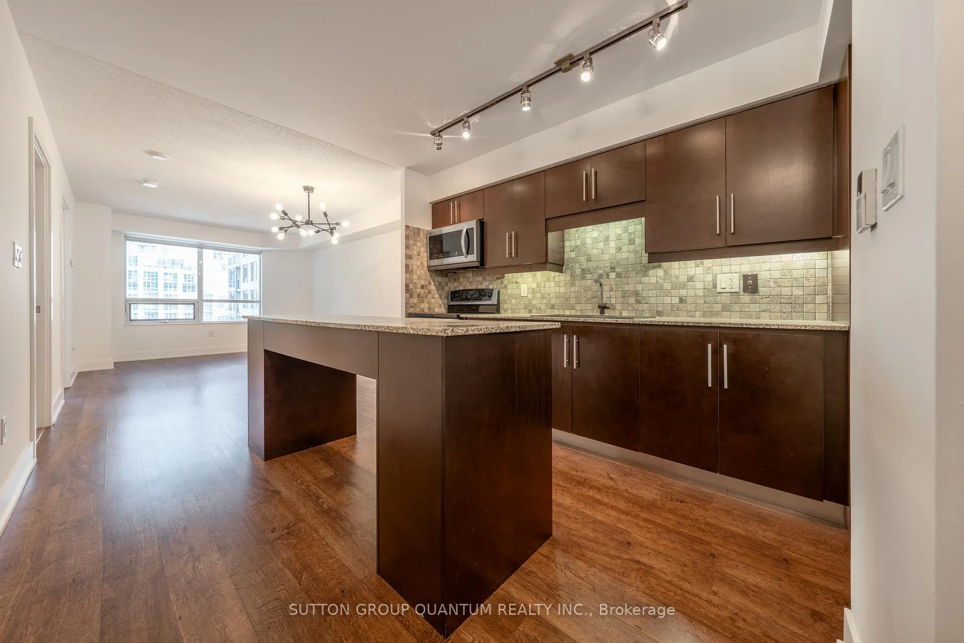 Photo 4 of Unit 1621, 20 Blue Jays Way, Toronto, Waterfront Communities — HOMEH