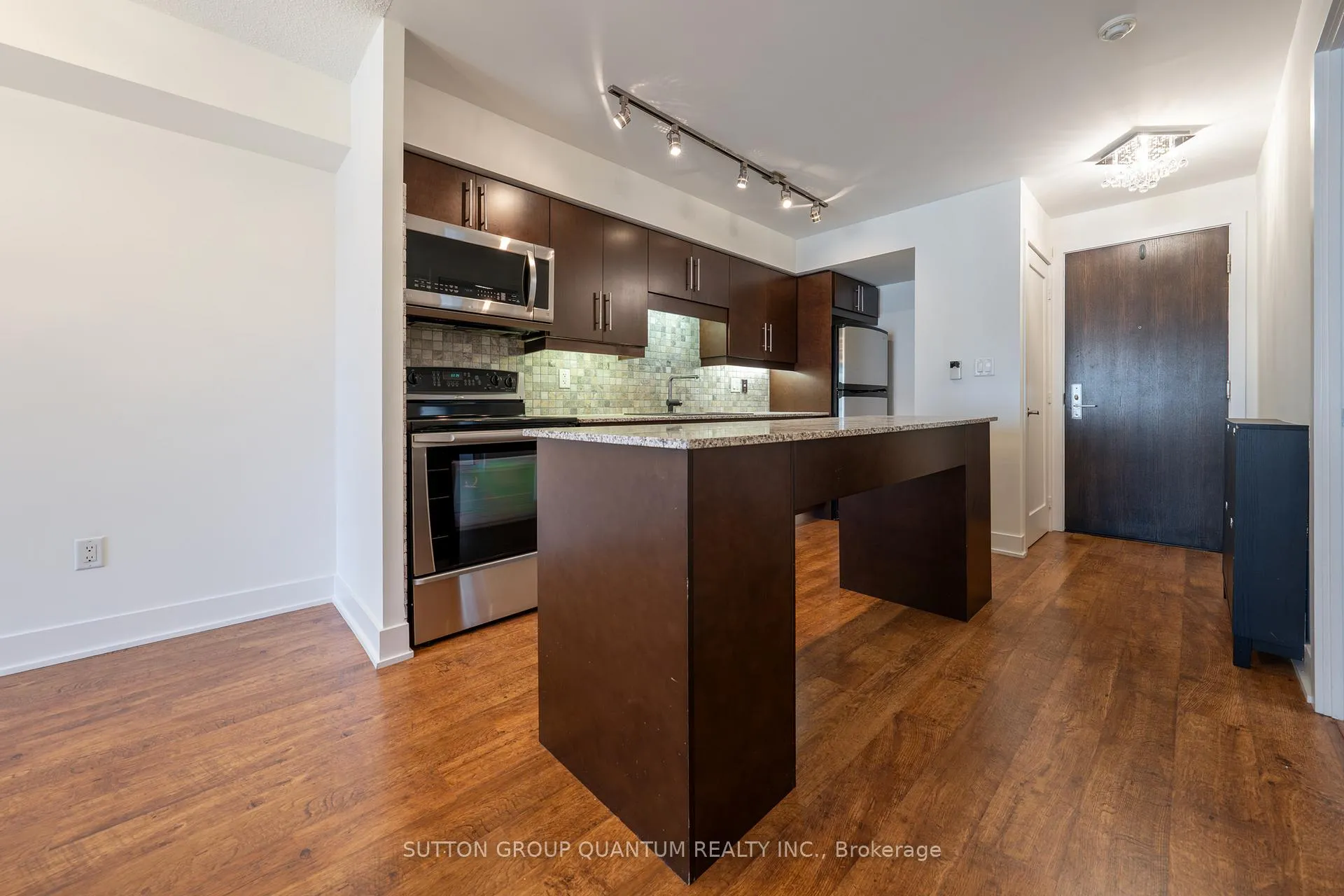 Photo 5 of Unit 1621, 20 Blue Jays Way, Toronto, Waterfront Communities — HOMEH