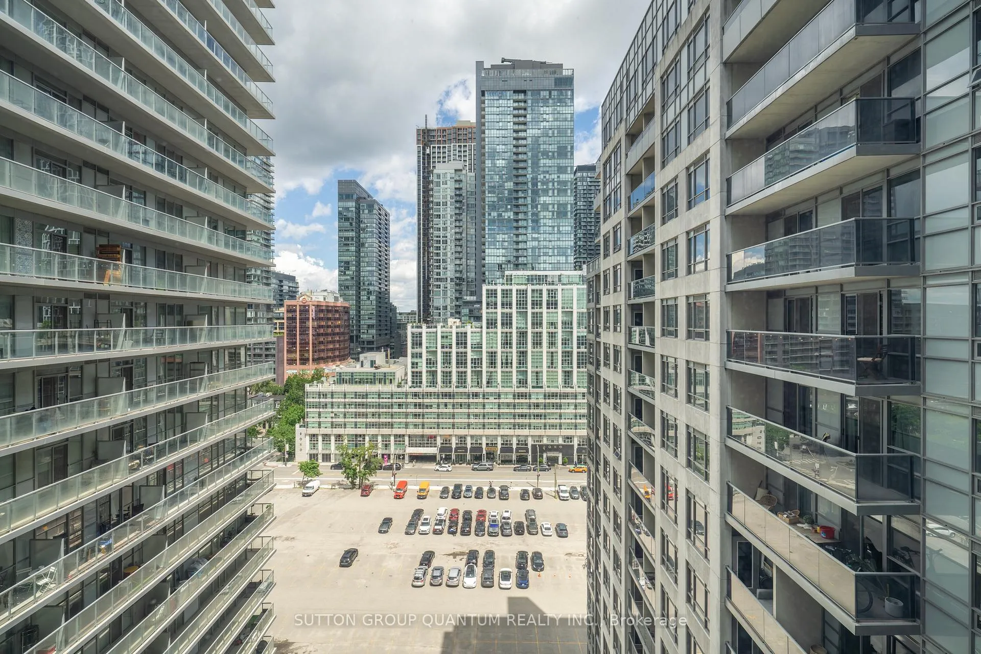 Photo 8 of Unit 1621, 20 Blue Jays Way, Toronto, Waterfront Communities — HOMEH