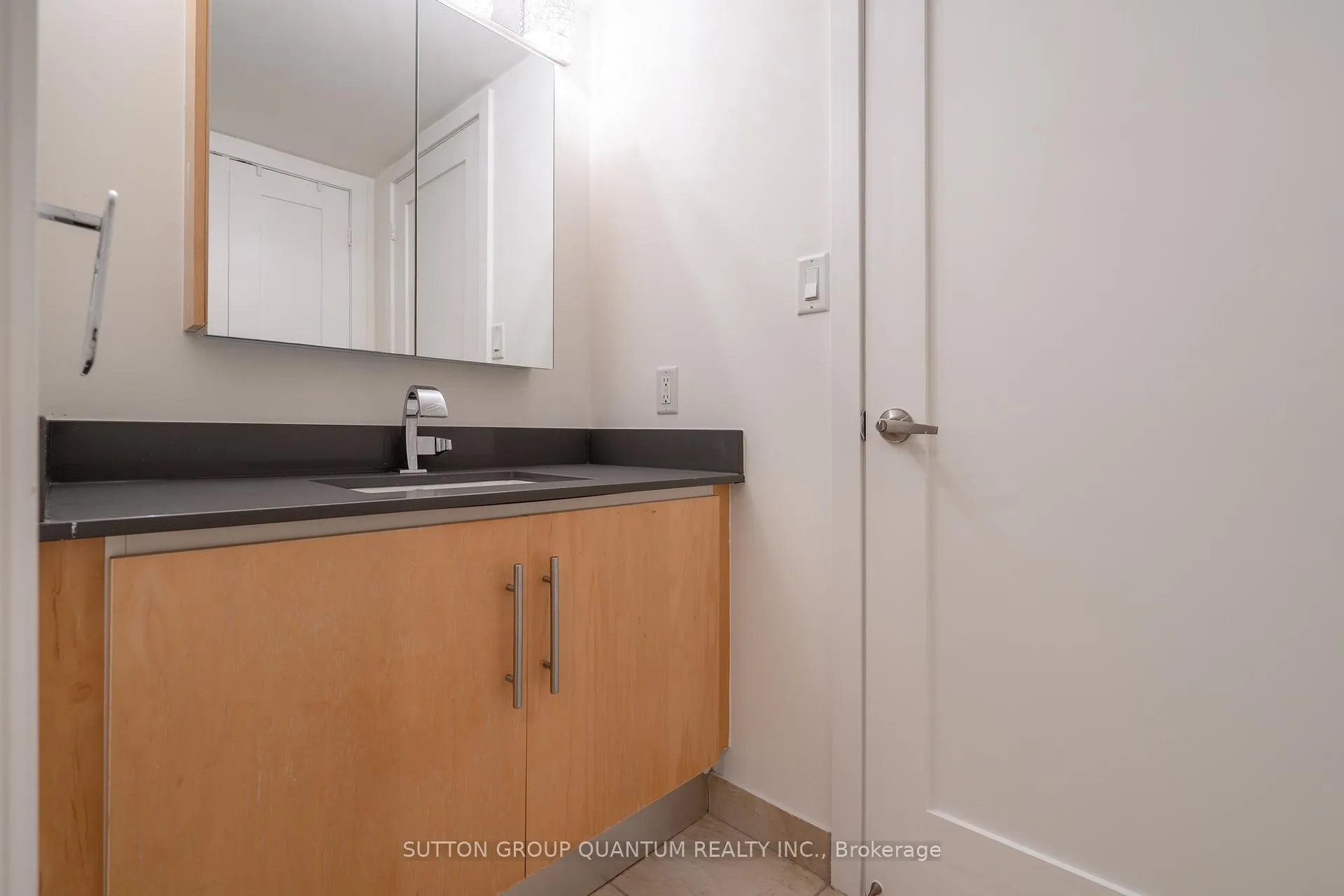 Photo 14 of Unit 1621, 20 Blue Jays Way, Toronto, Waterfront Communities — HOMEH
