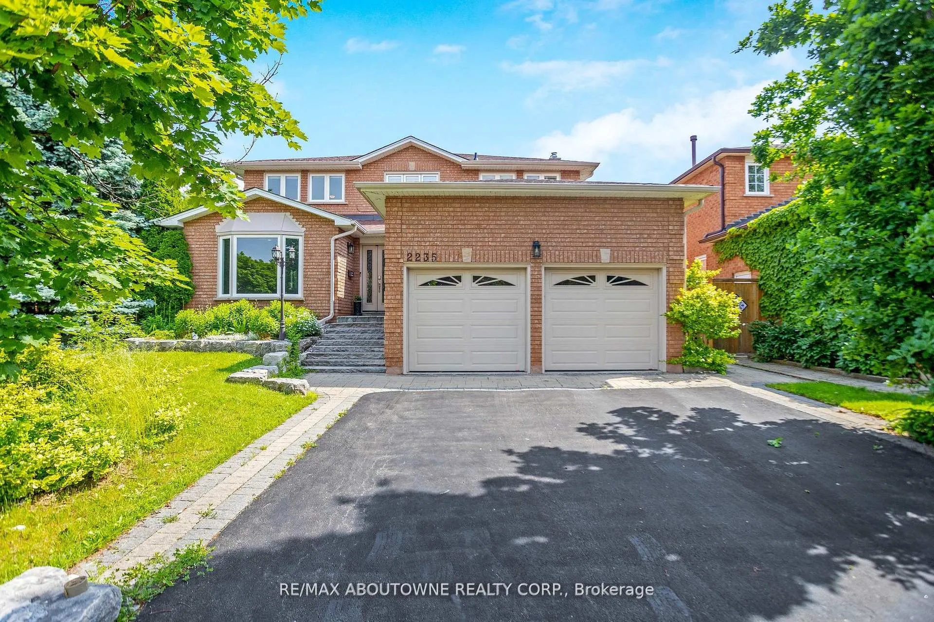 Photo 1 of 2235 Grenville Drive, Oakville, Wedgewood Creek — HOMEH
