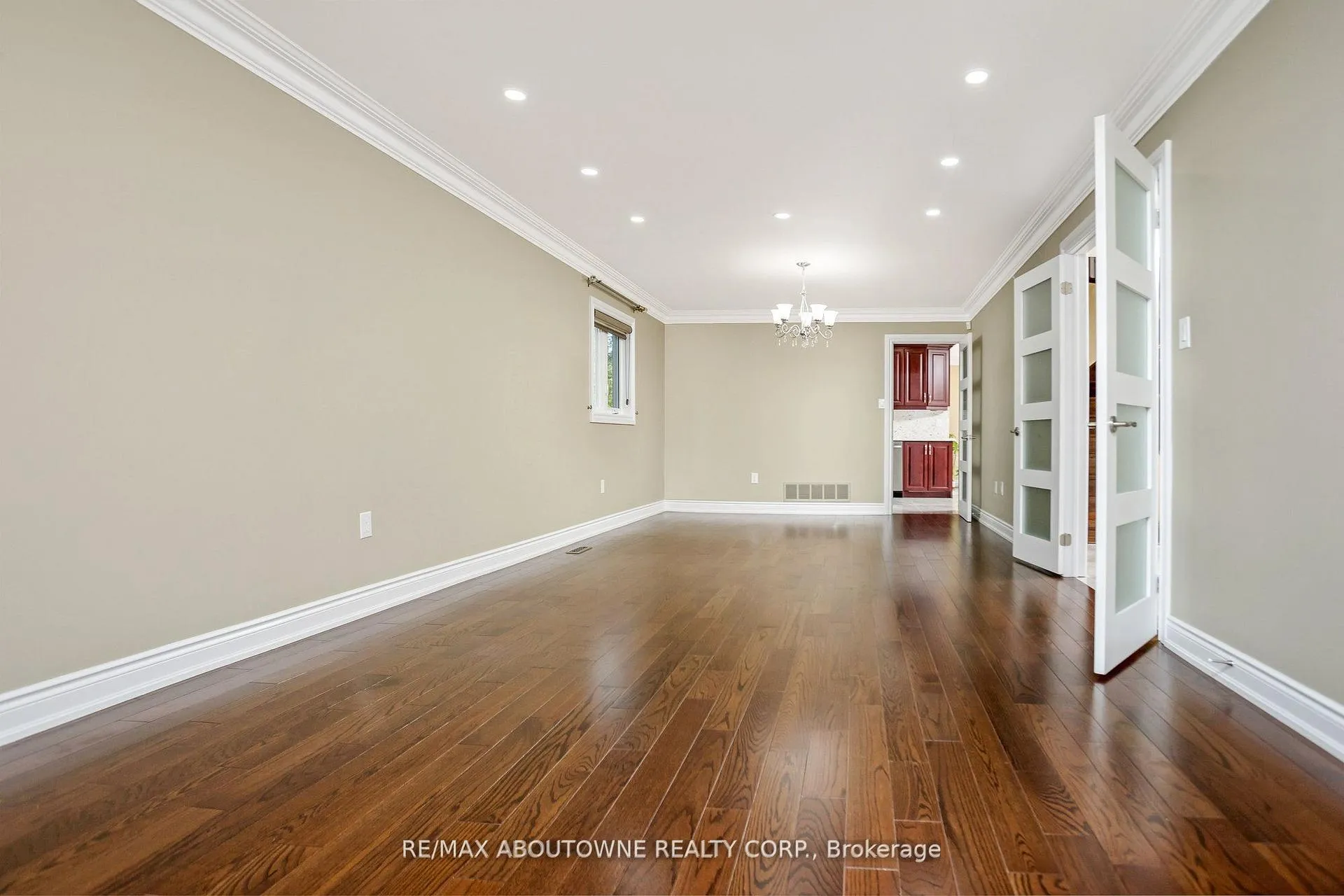 Photo 11 of 2235 Grenville Drive, Oakville, Wedgewood Creek — HOMEH