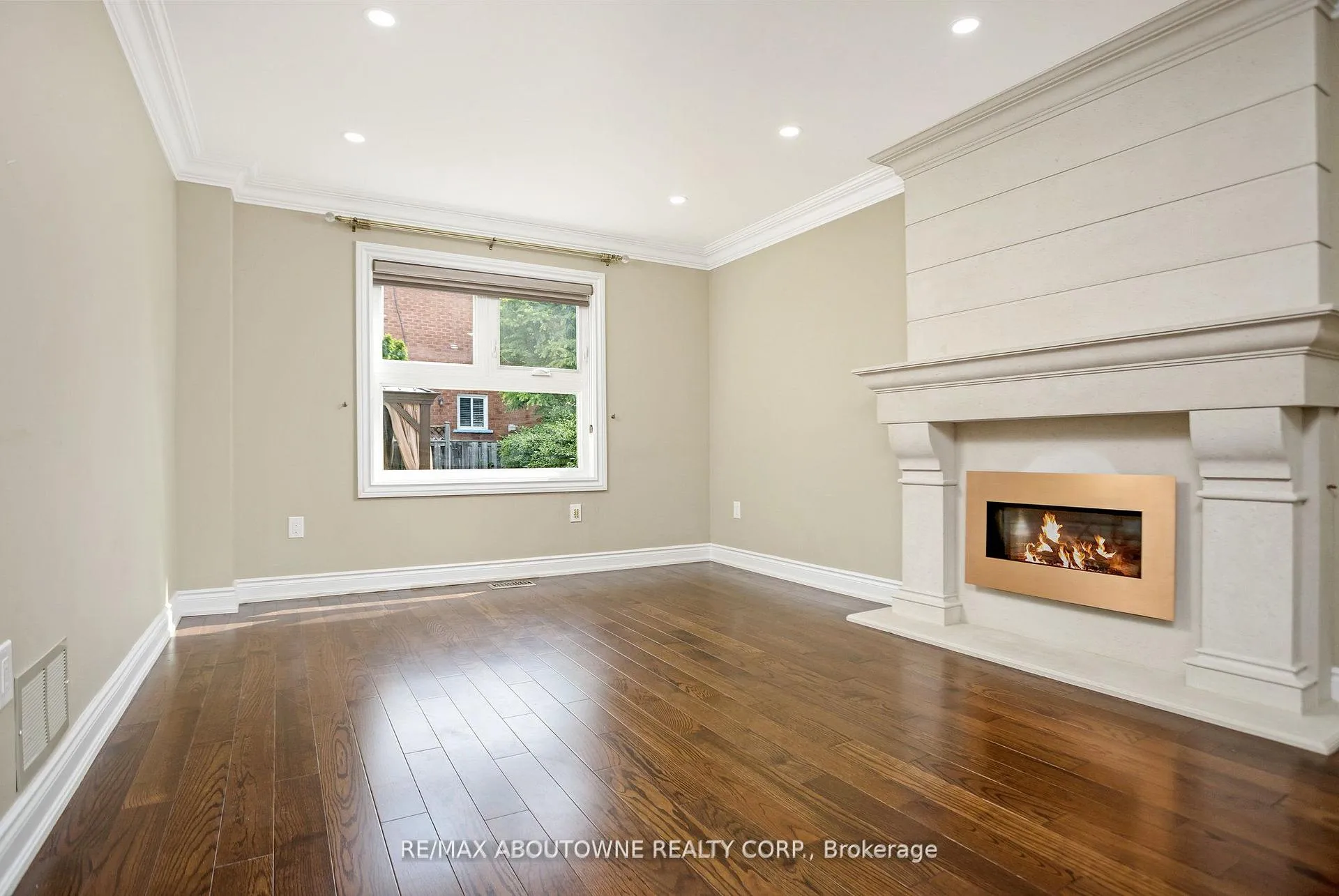 Photo 13 of 2235 Grenville Drive, Oakville, Wedgewood Creek — HOMEH