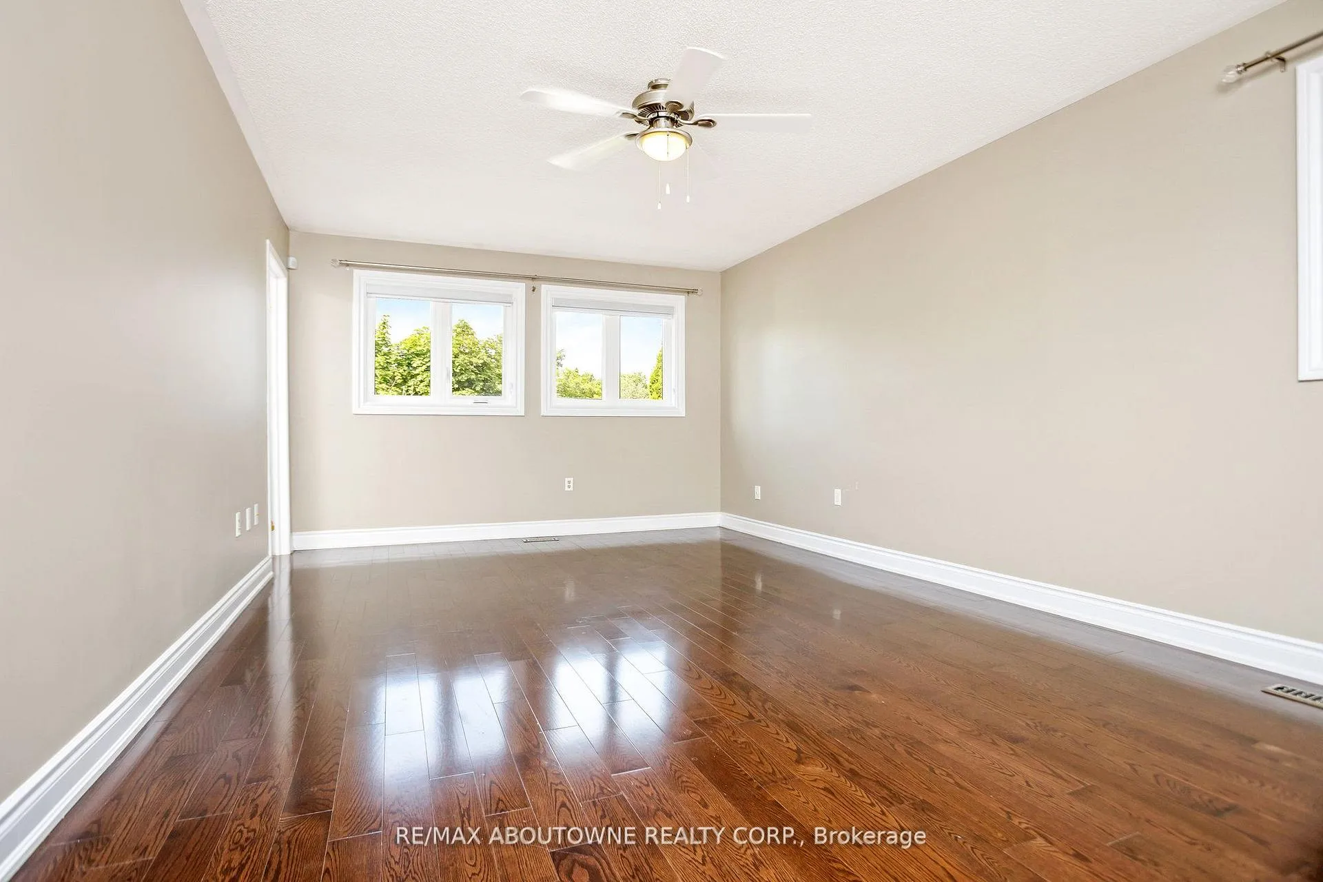 Photo 18 of 2235 Grenville Drive, Oakville, Wedgewood Creek — HOMEH