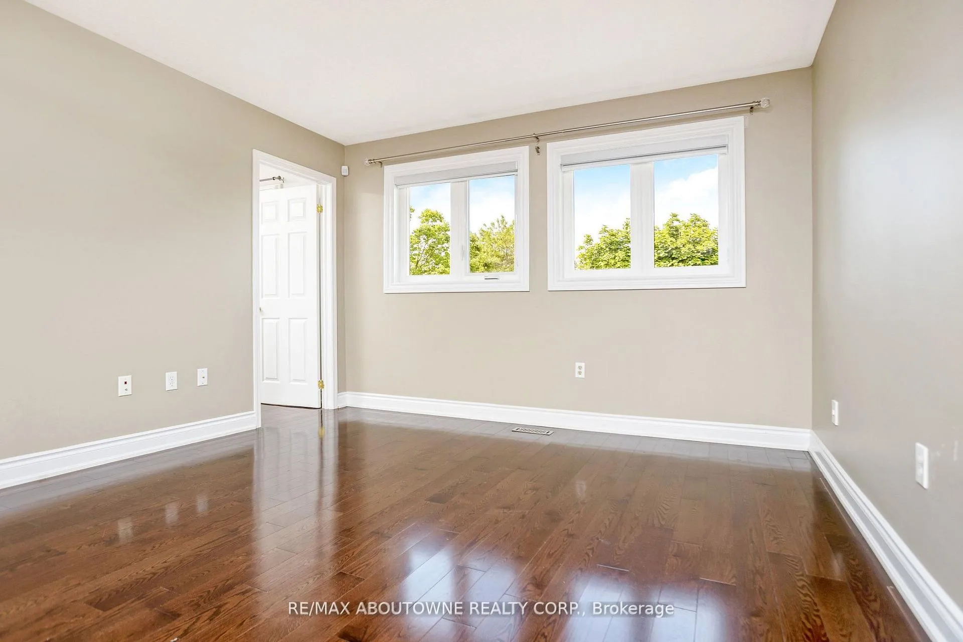 Photo 19 of 2235 Grenville Drive, Oakville, Wedgewood Creek — HOMEH