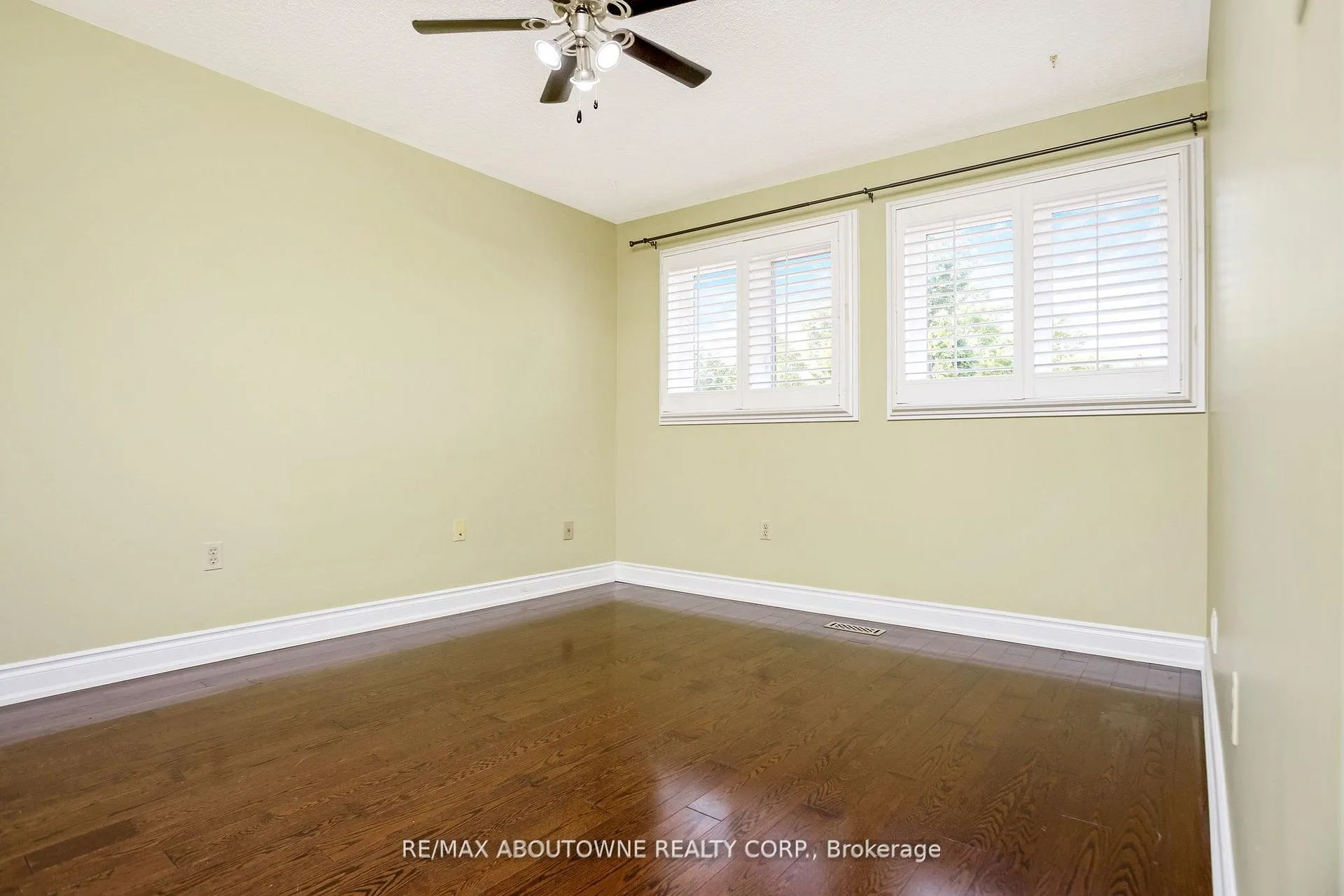 Photo 25 of 2235 Grenville Drive, Oakville, Wedgewood Creek — HOMEH