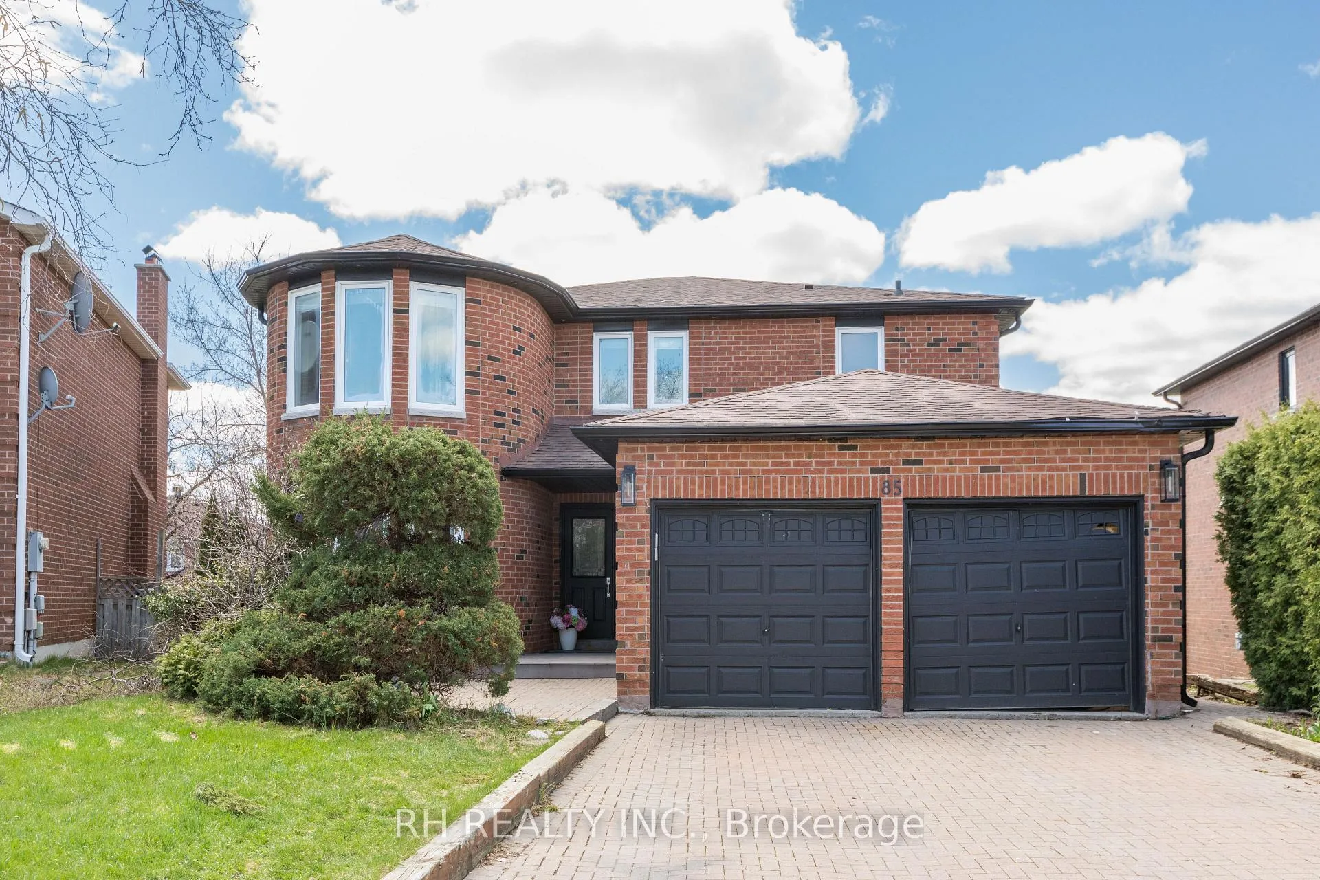 Photo 1 of 85 Butterfield Crescent, Vaughan, Maple — HOMEH