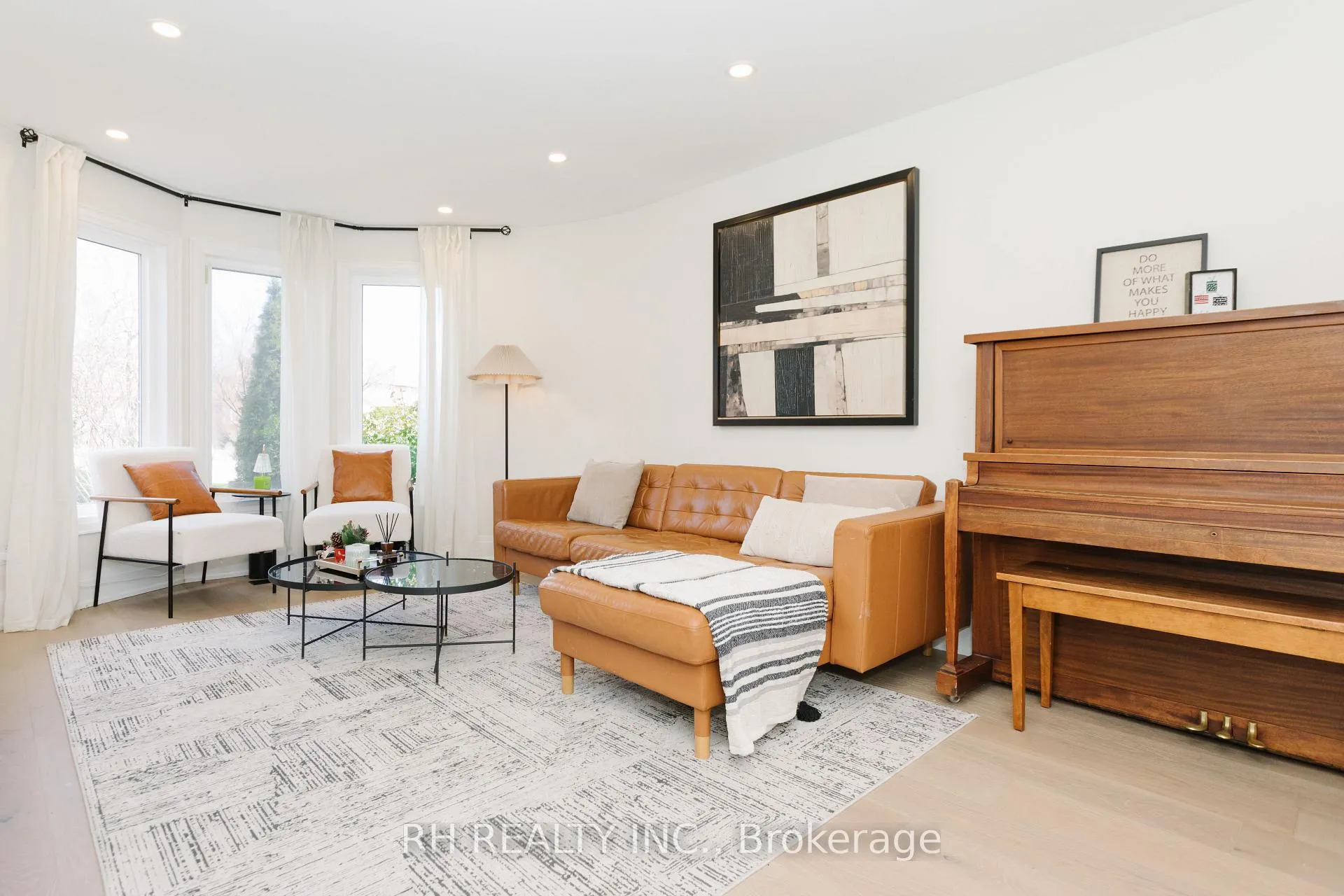 Photo 9 of 85 Butterfield Crescent, Vaughan, Maple — HOMEH