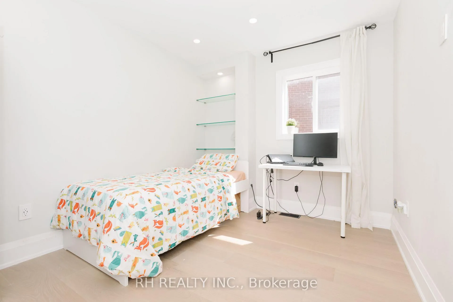 Photo 11 of 85 Butterfield Crescent, Vaughan, Maple — HOMEH