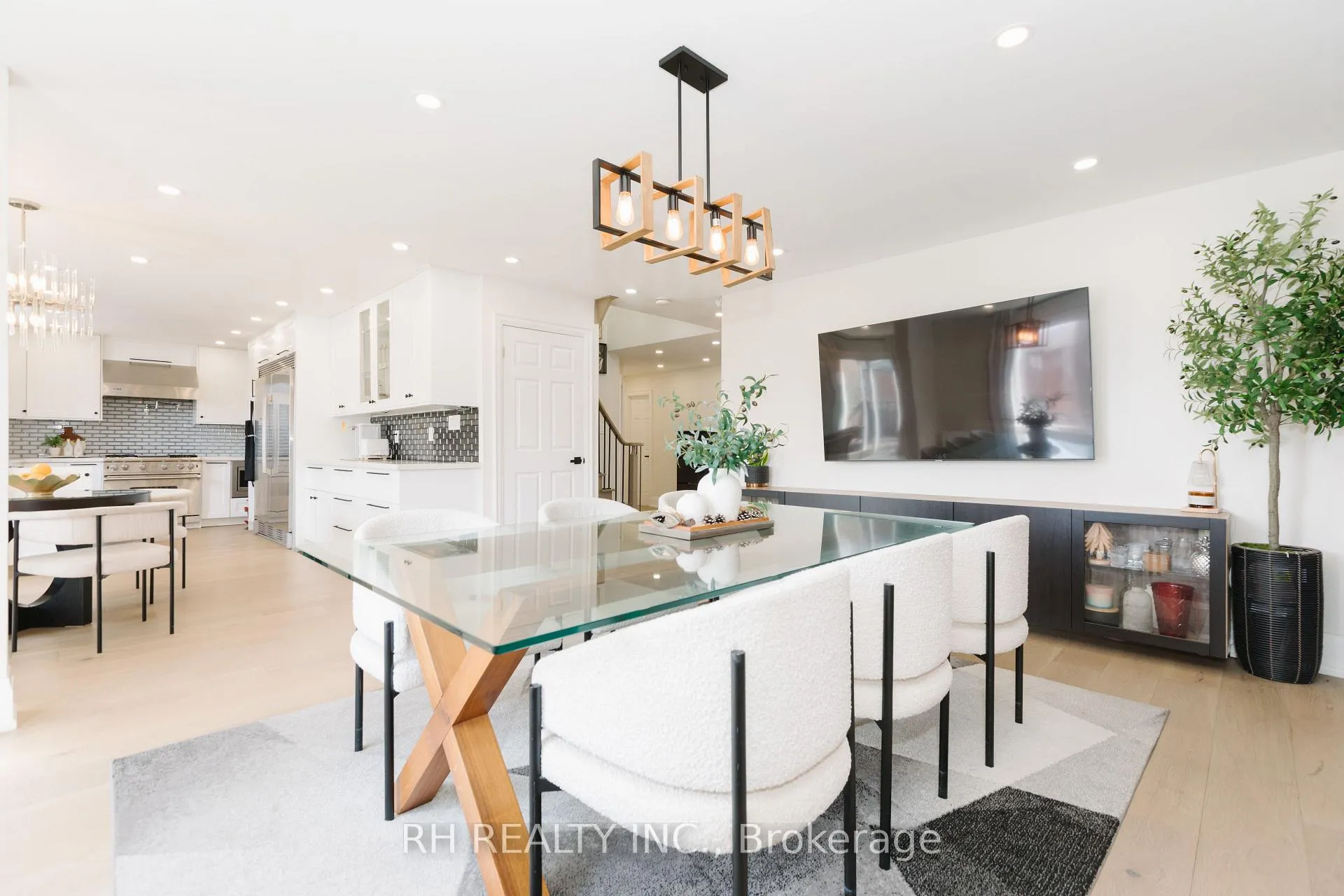 Photo 14 of 85 Butterfield Crescent, Vaughan, Maple — HOMEH