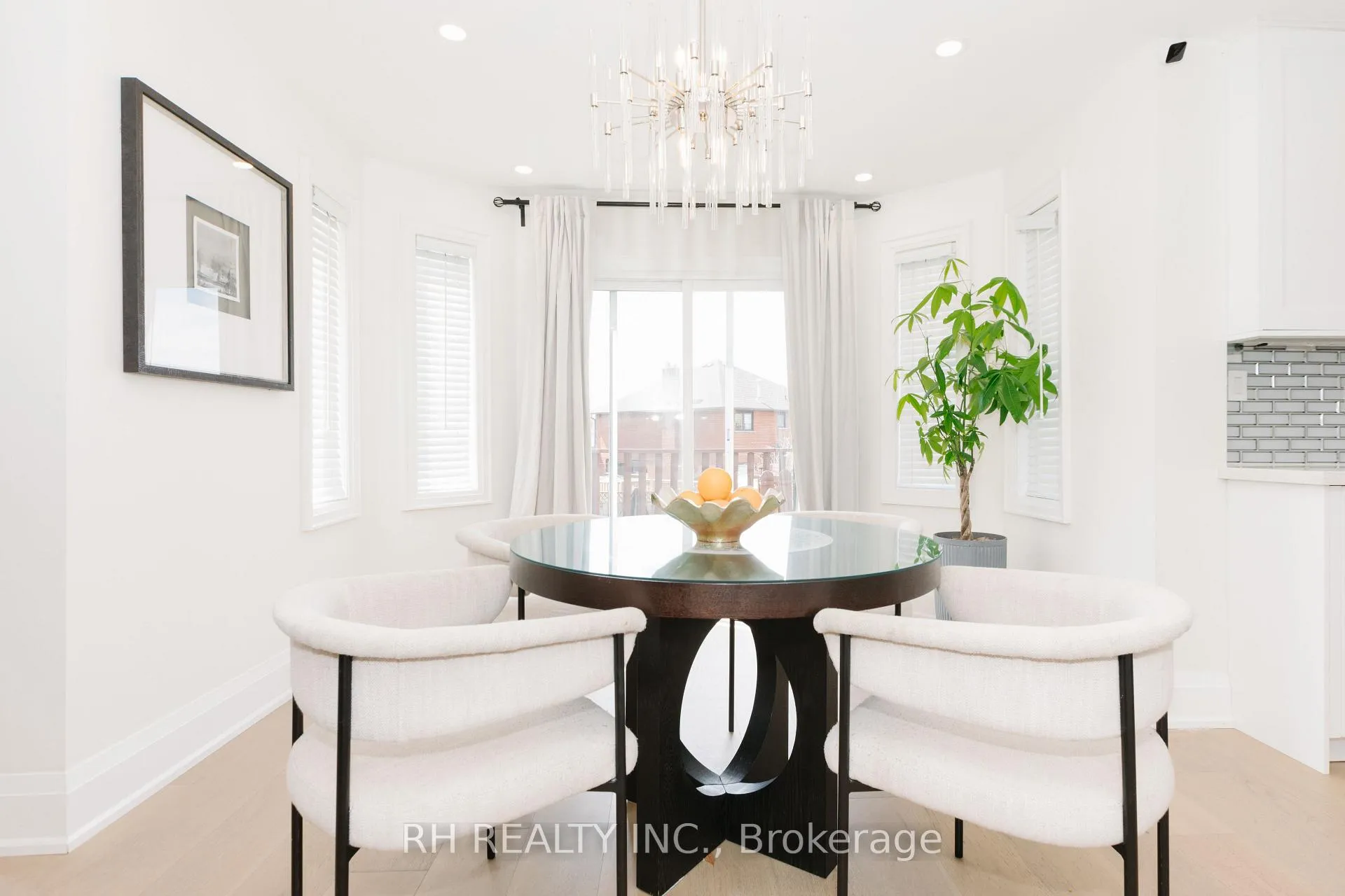 Photo 17 of 85 Butterfield Crescent, Vaughan, Maple — HOMEH