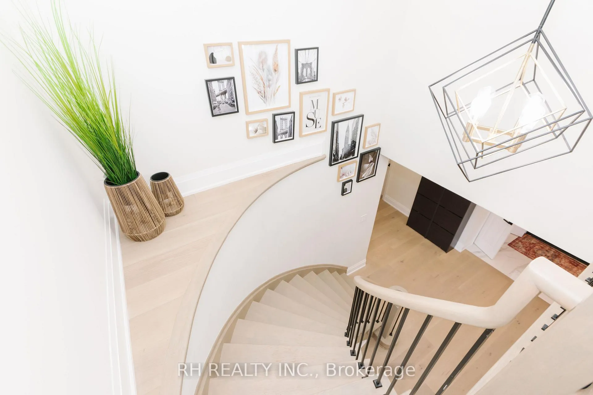 Photo 23 of 85 Butterfield Crescent, Vaughan, Maple — HOMEH