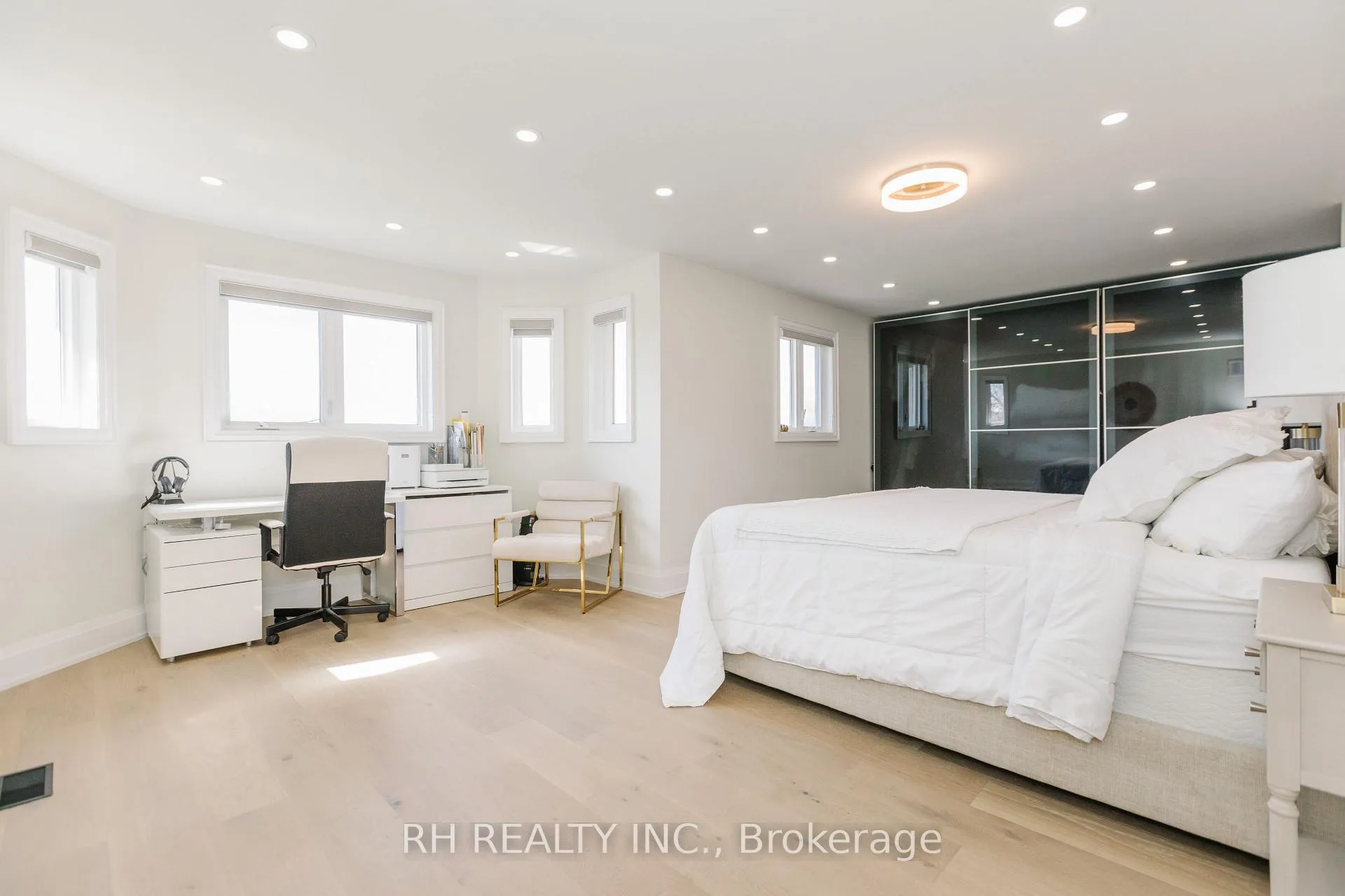 Photo 25 of 85 Butterfield Crescent, Vaughan, Maple — HOMEH