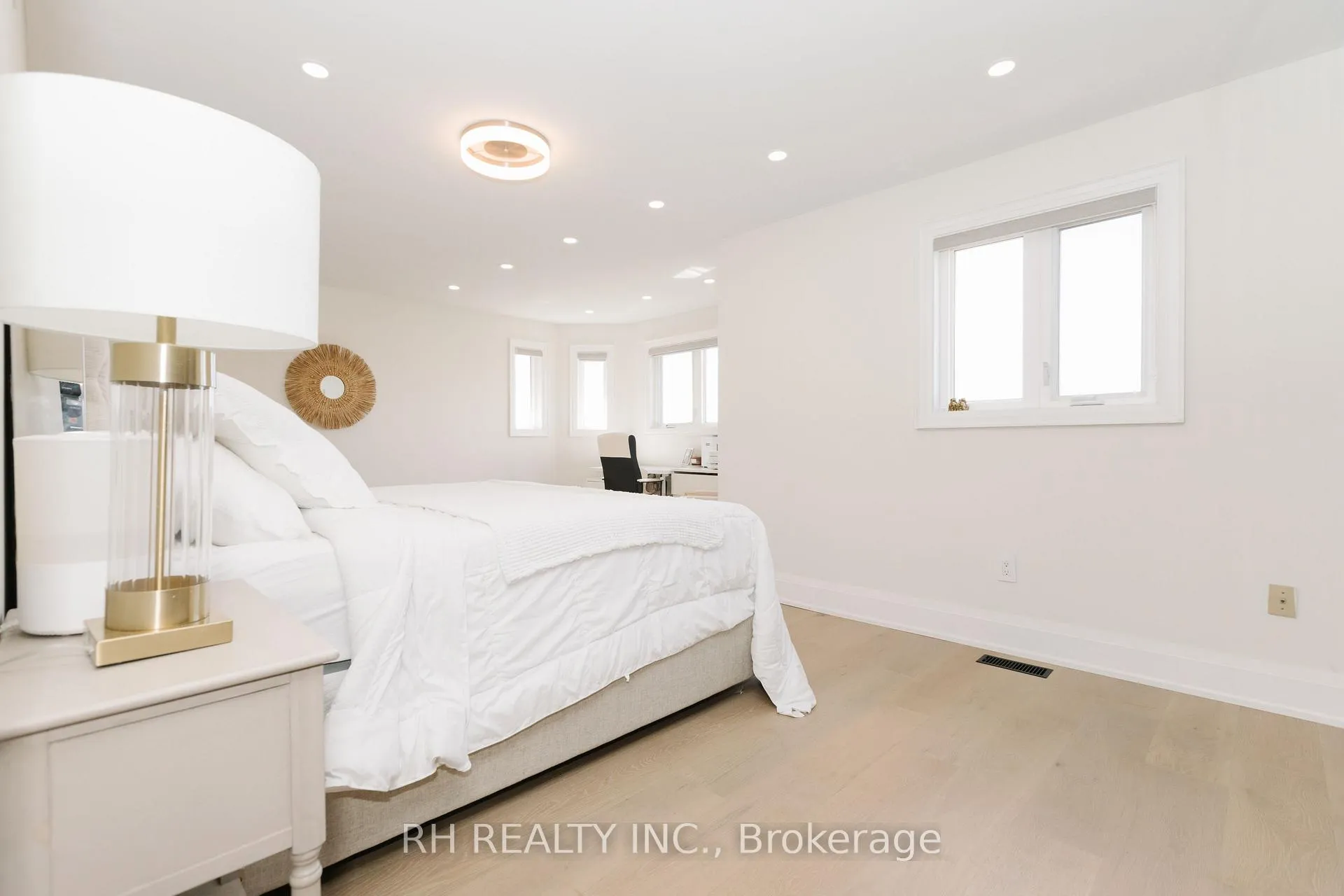 Photo 27 of 85 Butterfield Crescent, Vaughan, Maple — HOMEH