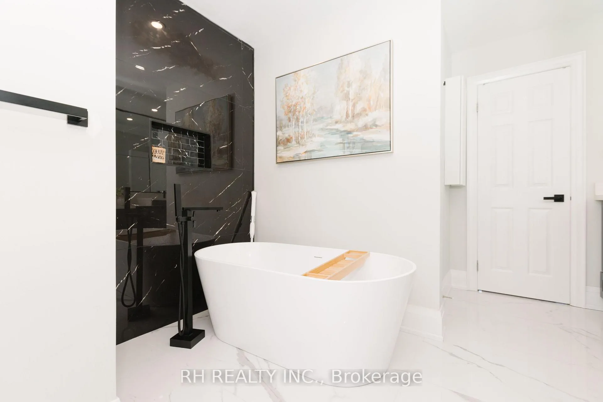 Photo 28 of 85 Butterfield Crescent, Vaughan, Maple — HOMEH