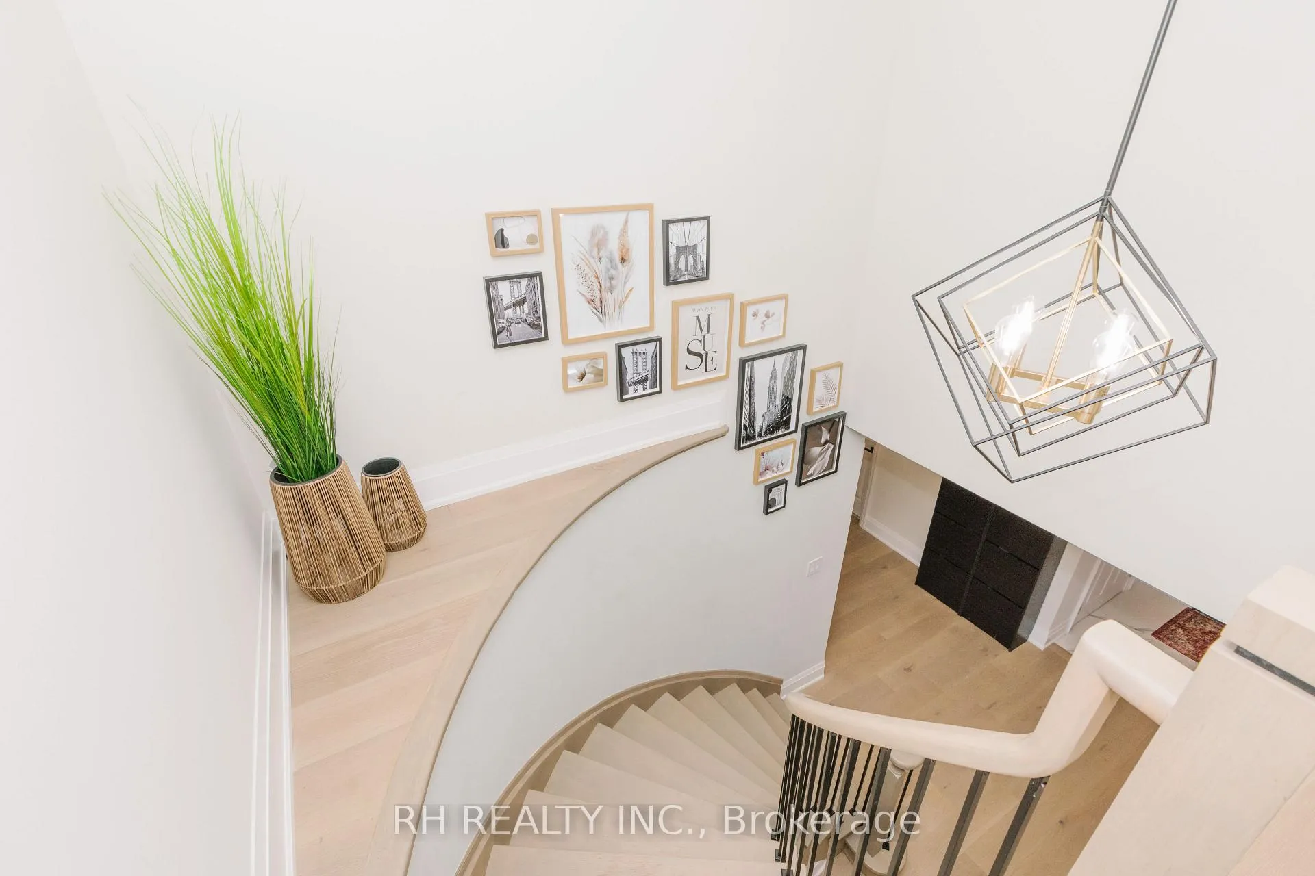 Photo 40 of 85 Butterfield Crescent, Vaughan, Maple — HOMEH