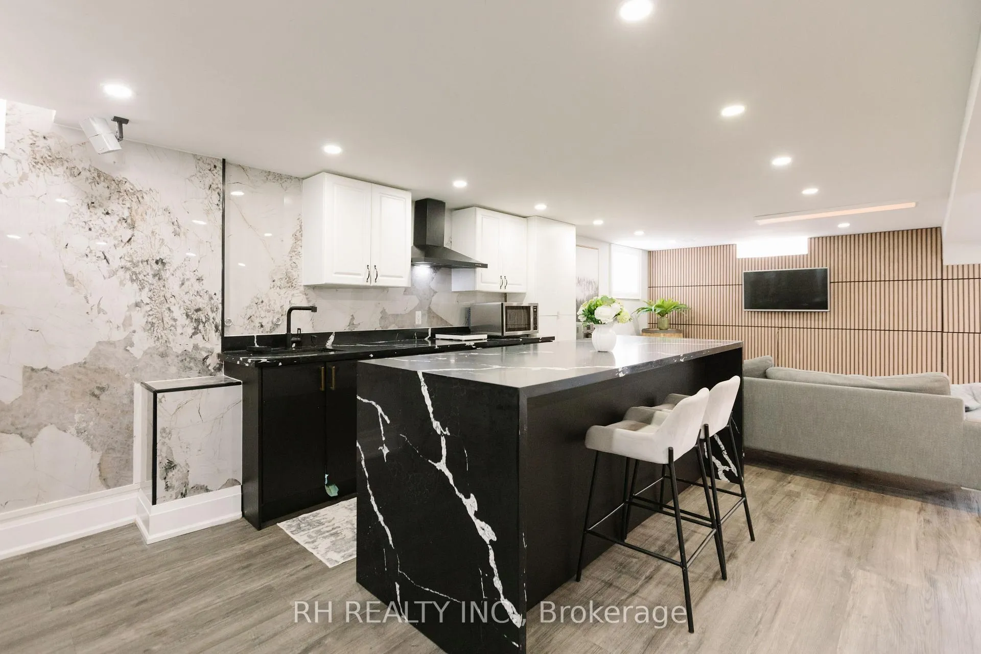 Photo 41 of 85 Butterfield Crescent, Vaughan, Maple — HOMEH