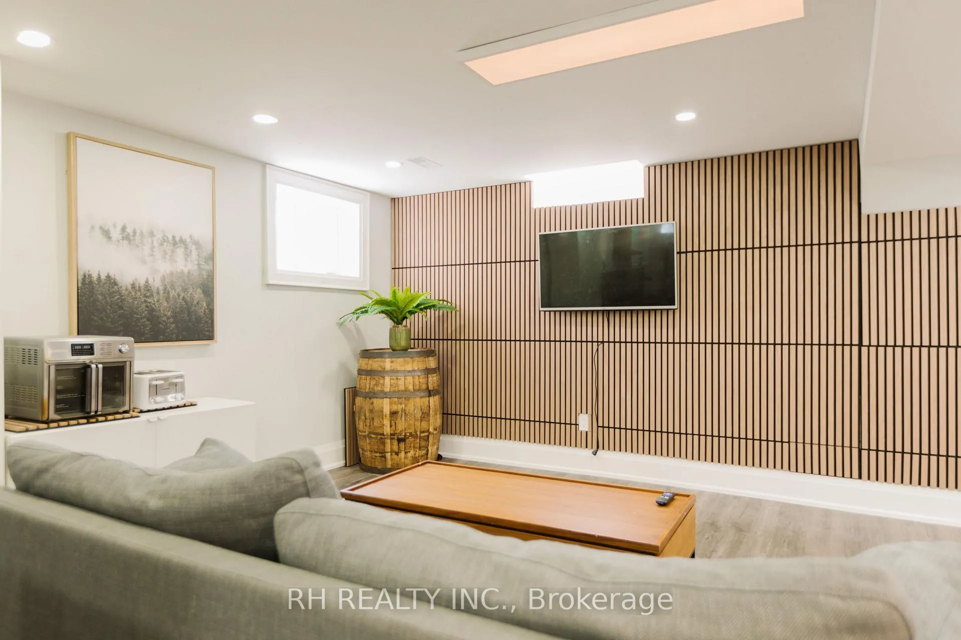 Photo 44 of 85 Butterfield Crescent, Vaughan, Maple — HOMEH
