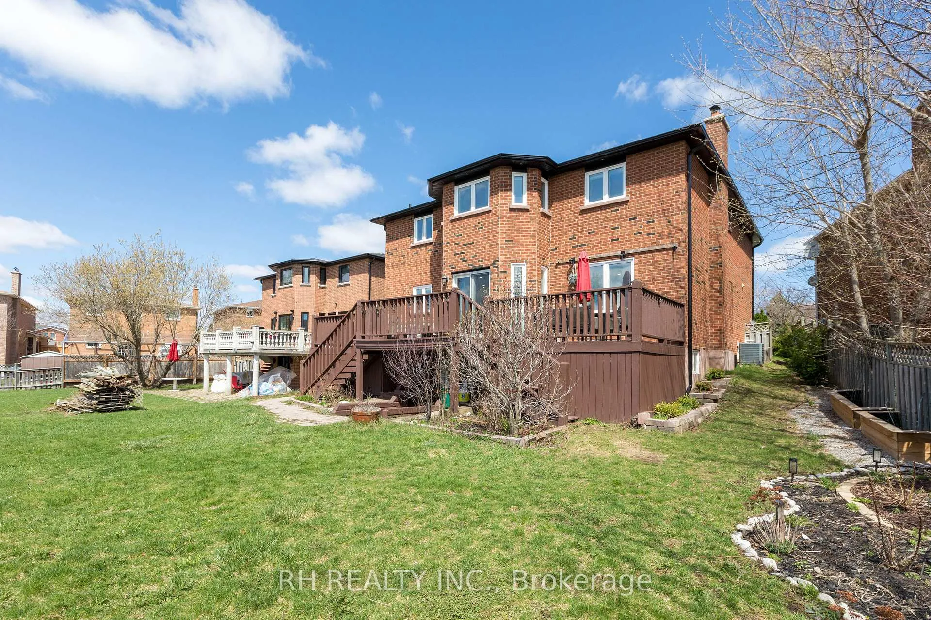 Photo 49 of 85 Butterfield Crescent, Vaughan, Maple — HOMEH