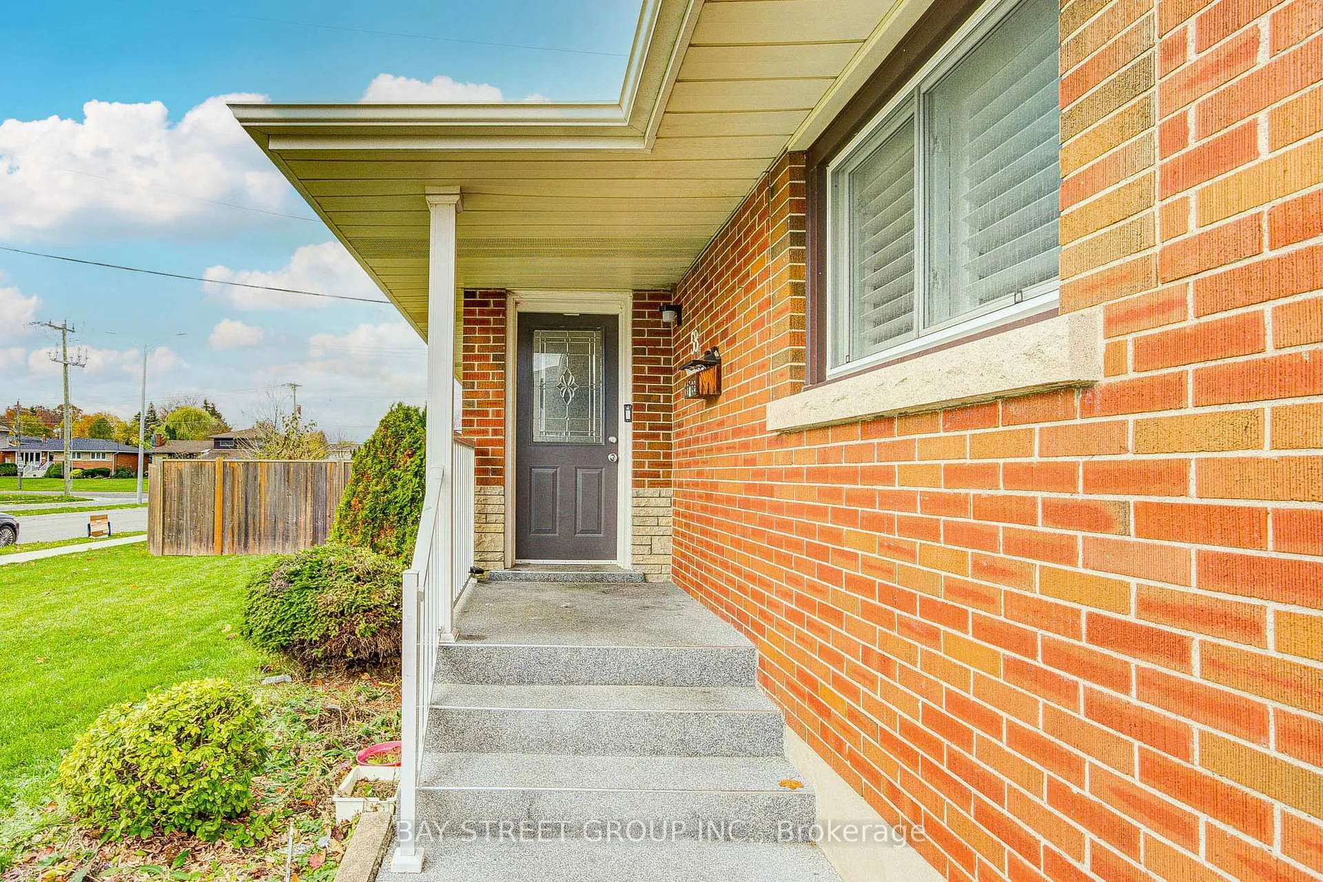 Photo 3 of 58 Broderick Avenue, Thorold, Thorold Downtown — HOMEH