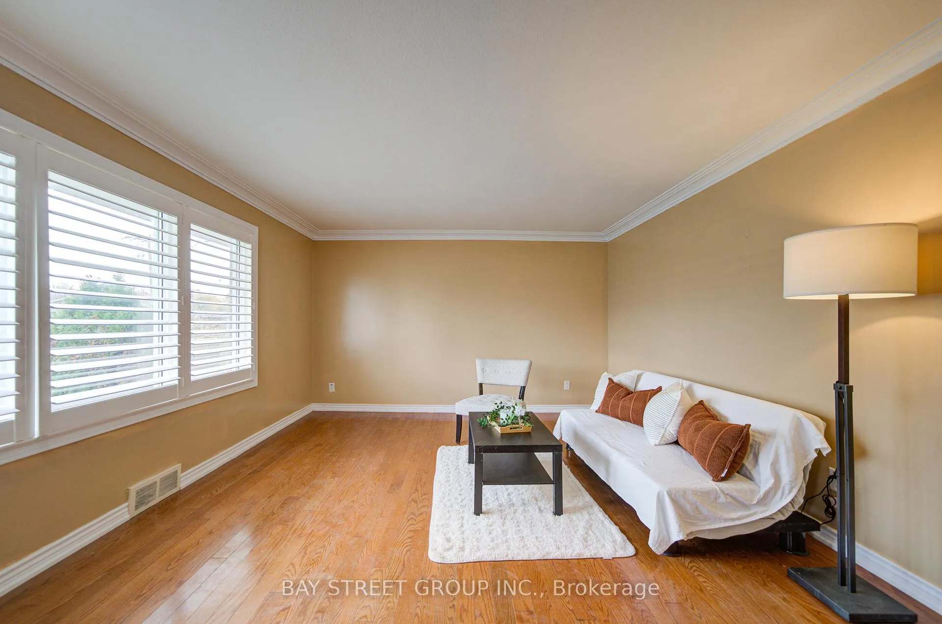 Photo 5 of 58 Broderick Avenue, Thorold, Thorold Downtown — HOMEH