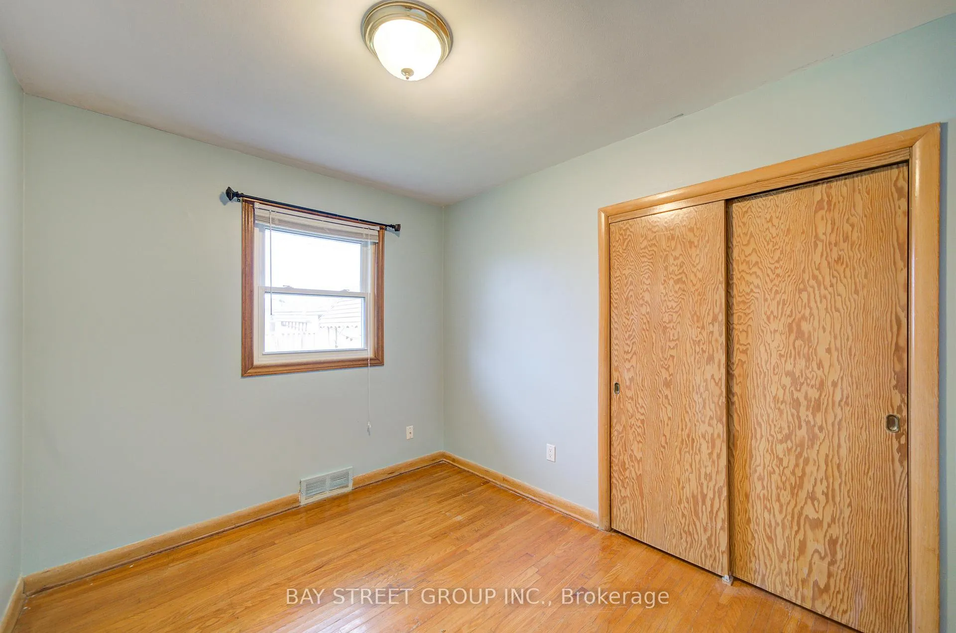 Photo 12 of 58 Broderick Avenue, Thorold, Thorold Downtown — HOMEH