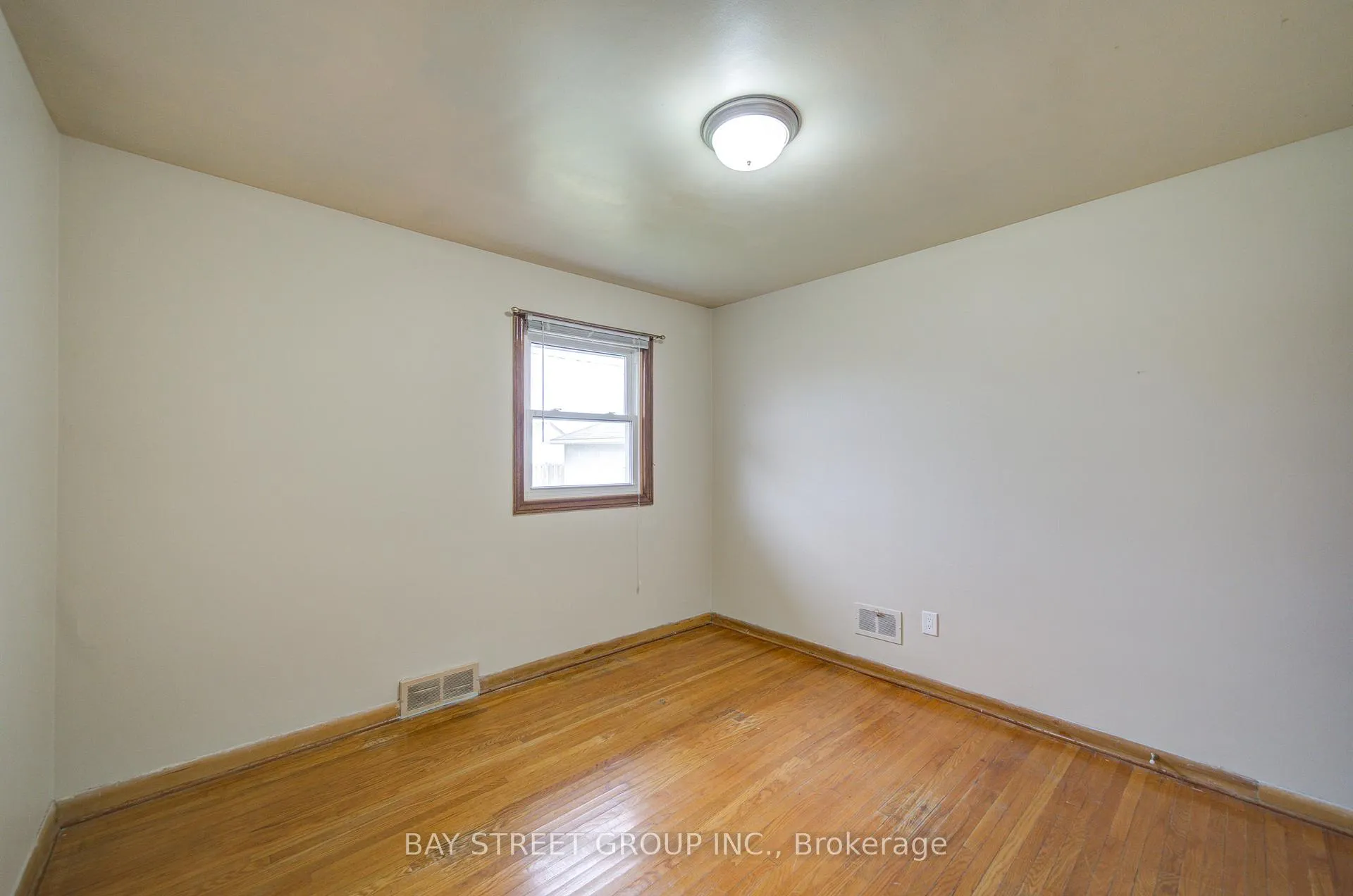Photo 13 of 58 Broderick Avenue, Thorold, Thorold Downtown — HOMEH