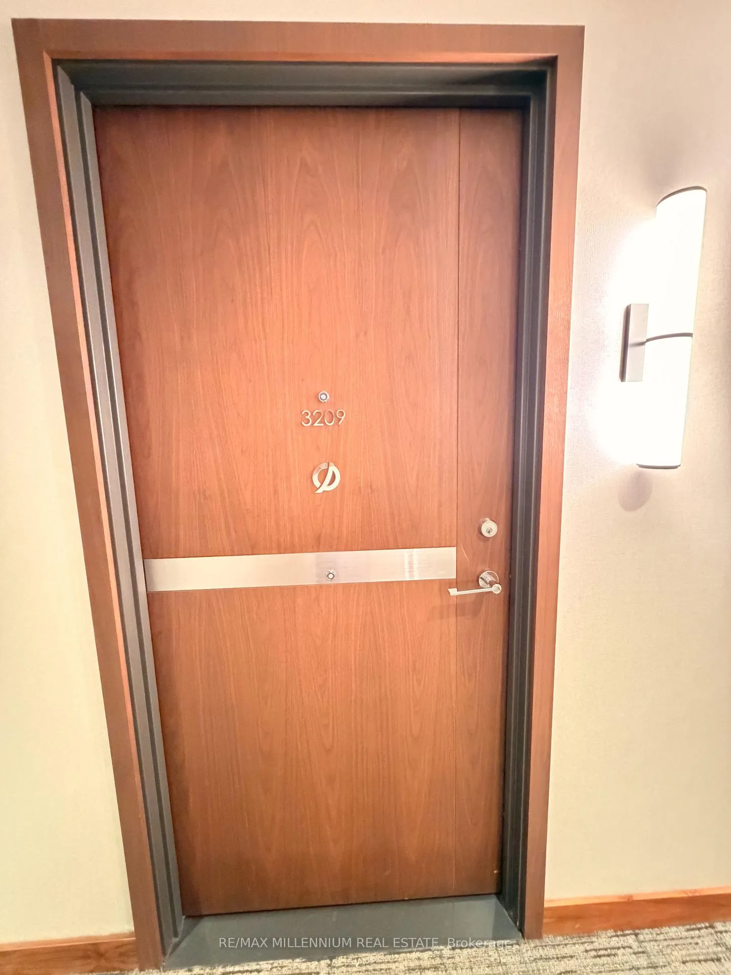 Photo 2 of Unit 3209, 17 Bathurst Street, Toronto, Waterfront Communities — HOMEH