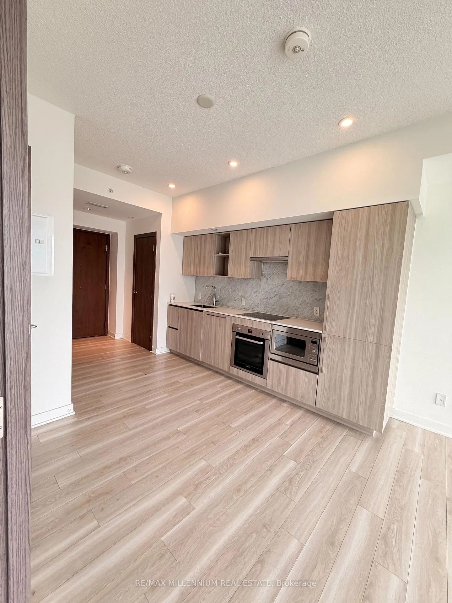 Photo 8 of Unit 3209, 17 Bathurst Street, Toronto, Waterfront Communities — HOMEH