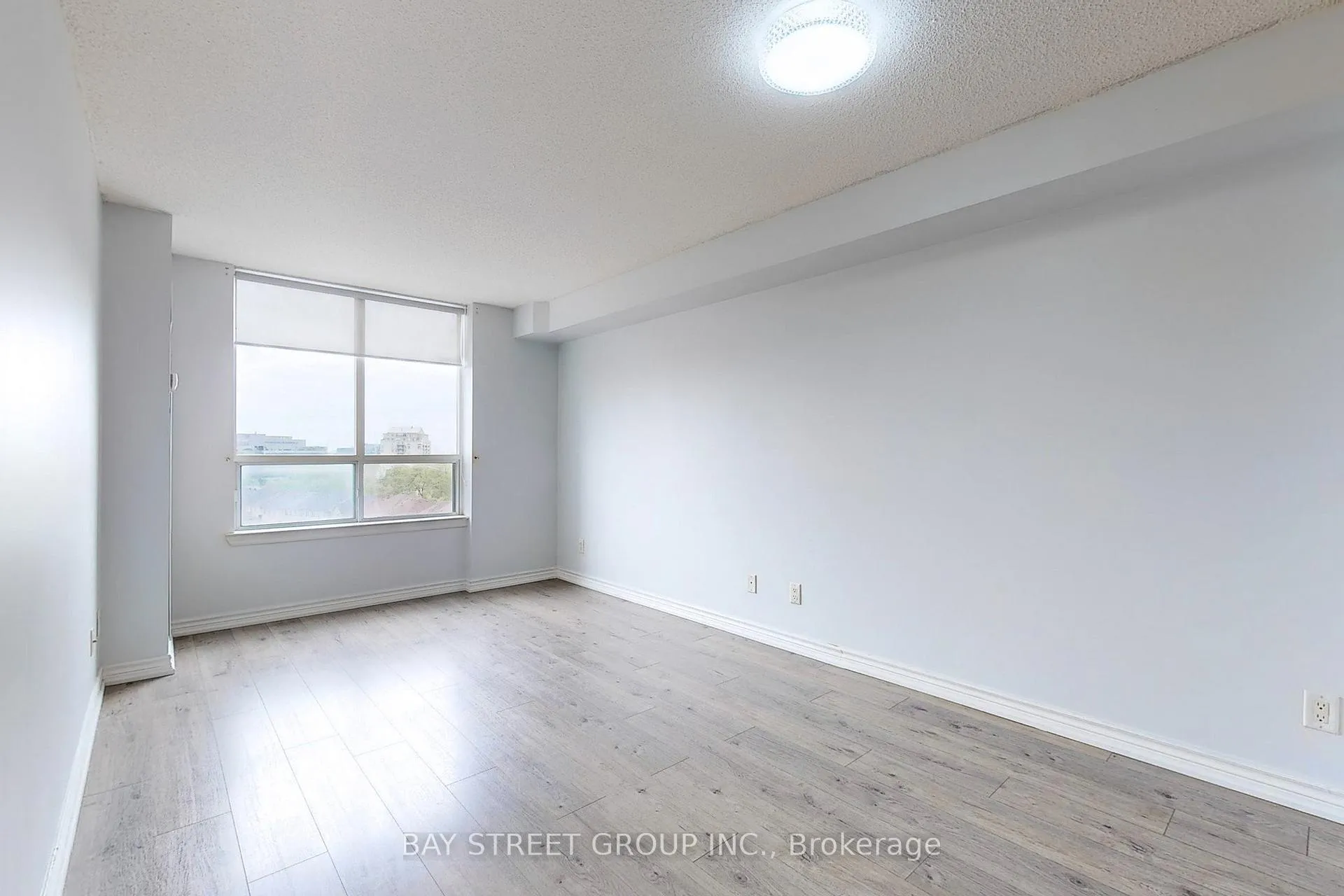 Photo 4 of Unit 815, 51 Times Avenue, Markham, Commerce Valley — HOMEH