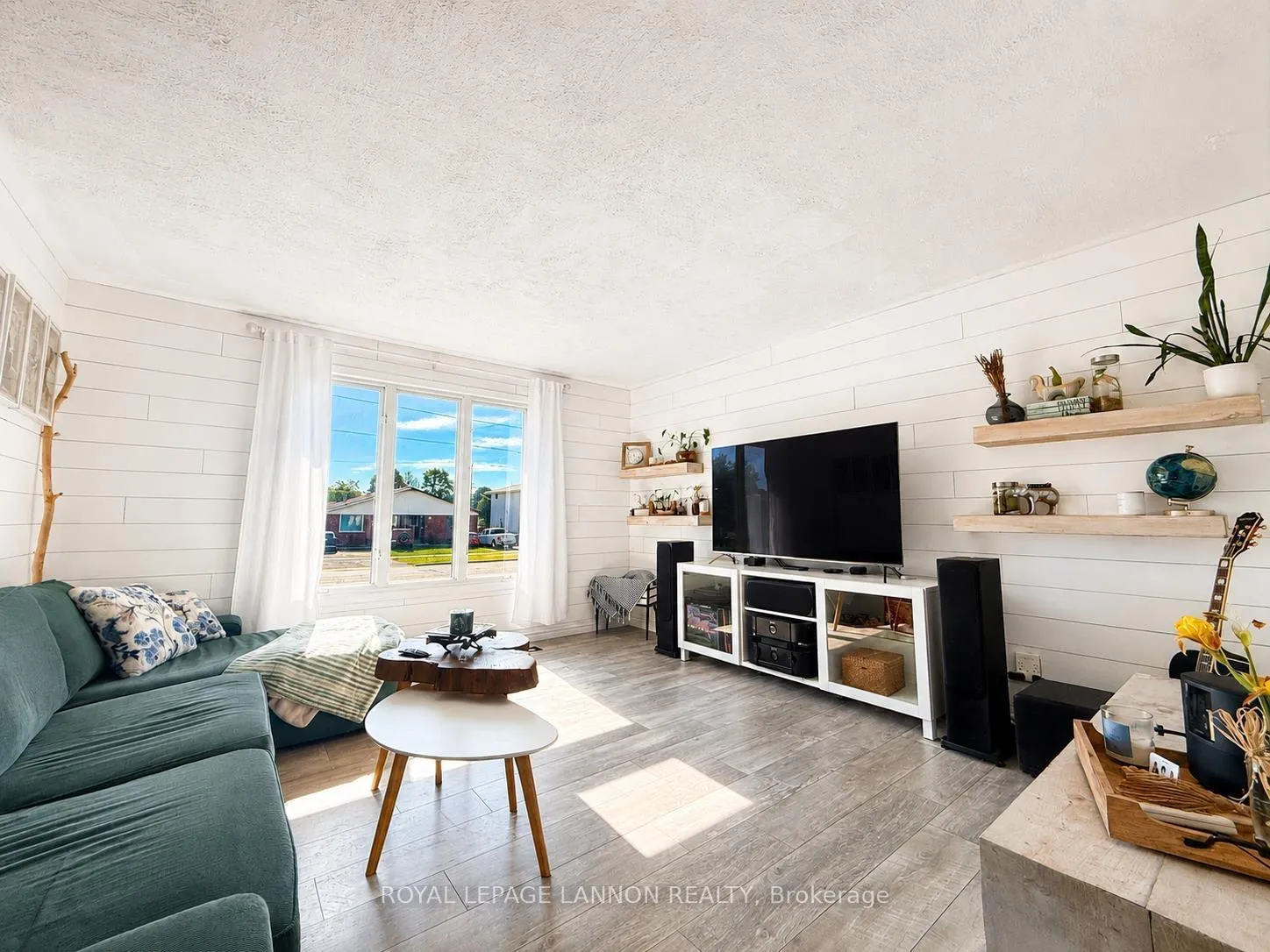 Photo 8 of 443 James Street N, Thunder Bay, Northwood Park — HOMEH