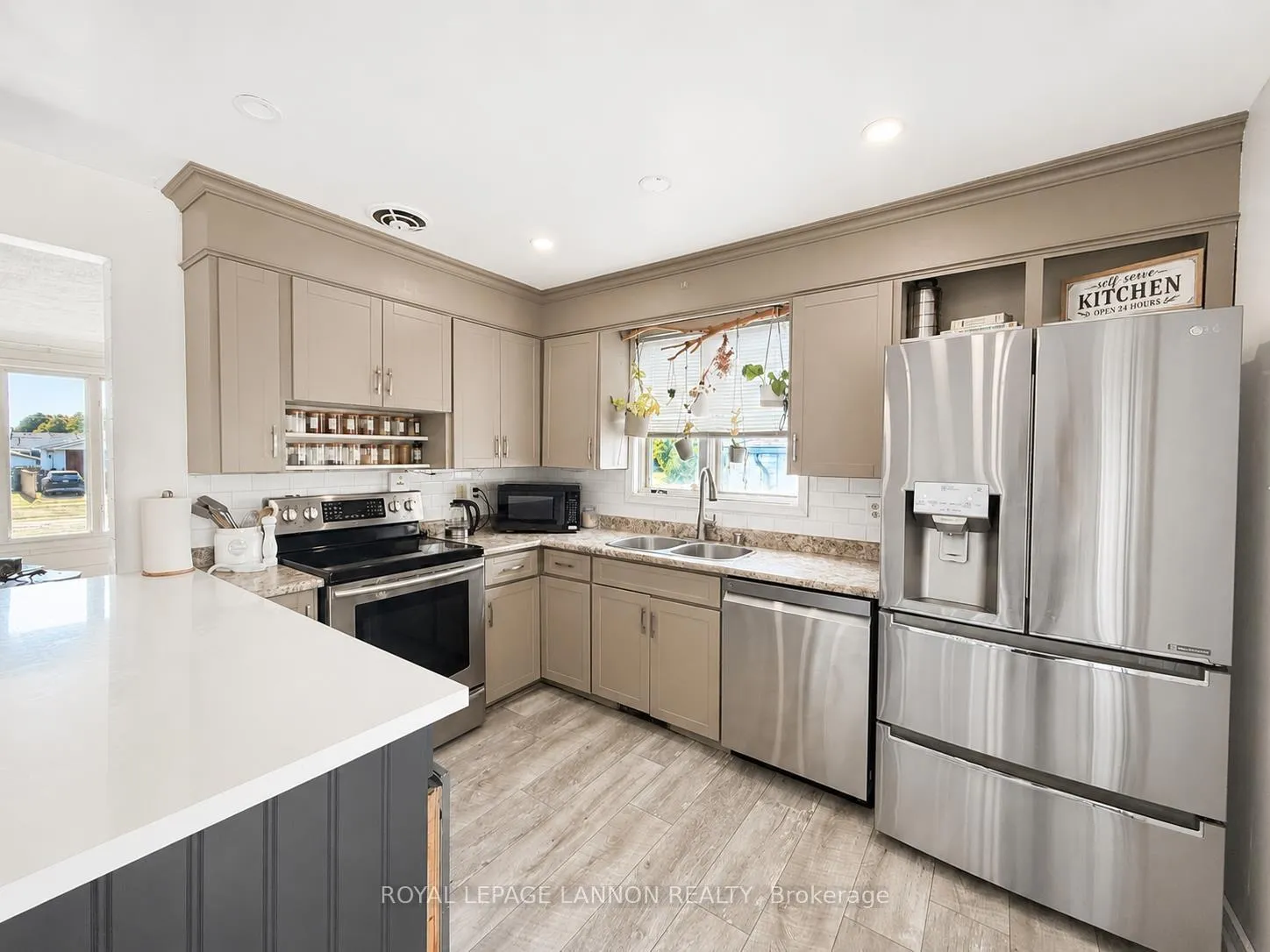 Photo 18 of 443 James Street N, Thunder Bay, Northwood Park — HOMEH
