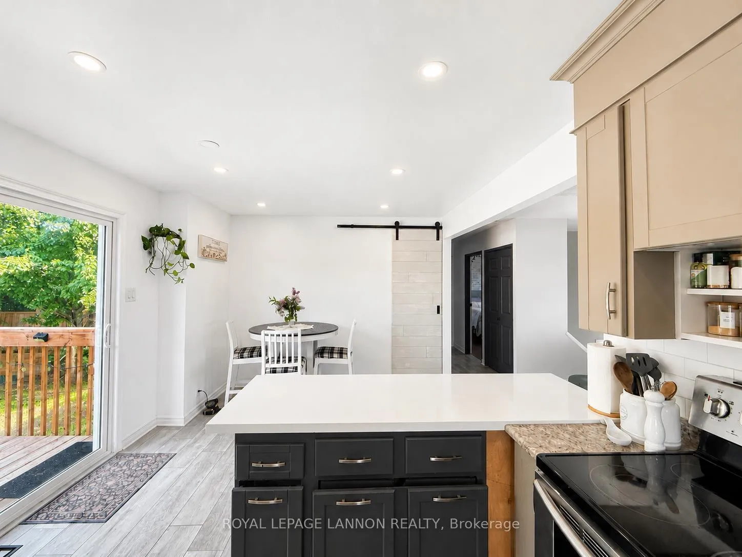 Photo 20 of 443 James Street N, Thunder Bay, Northwood Park — HOMEH