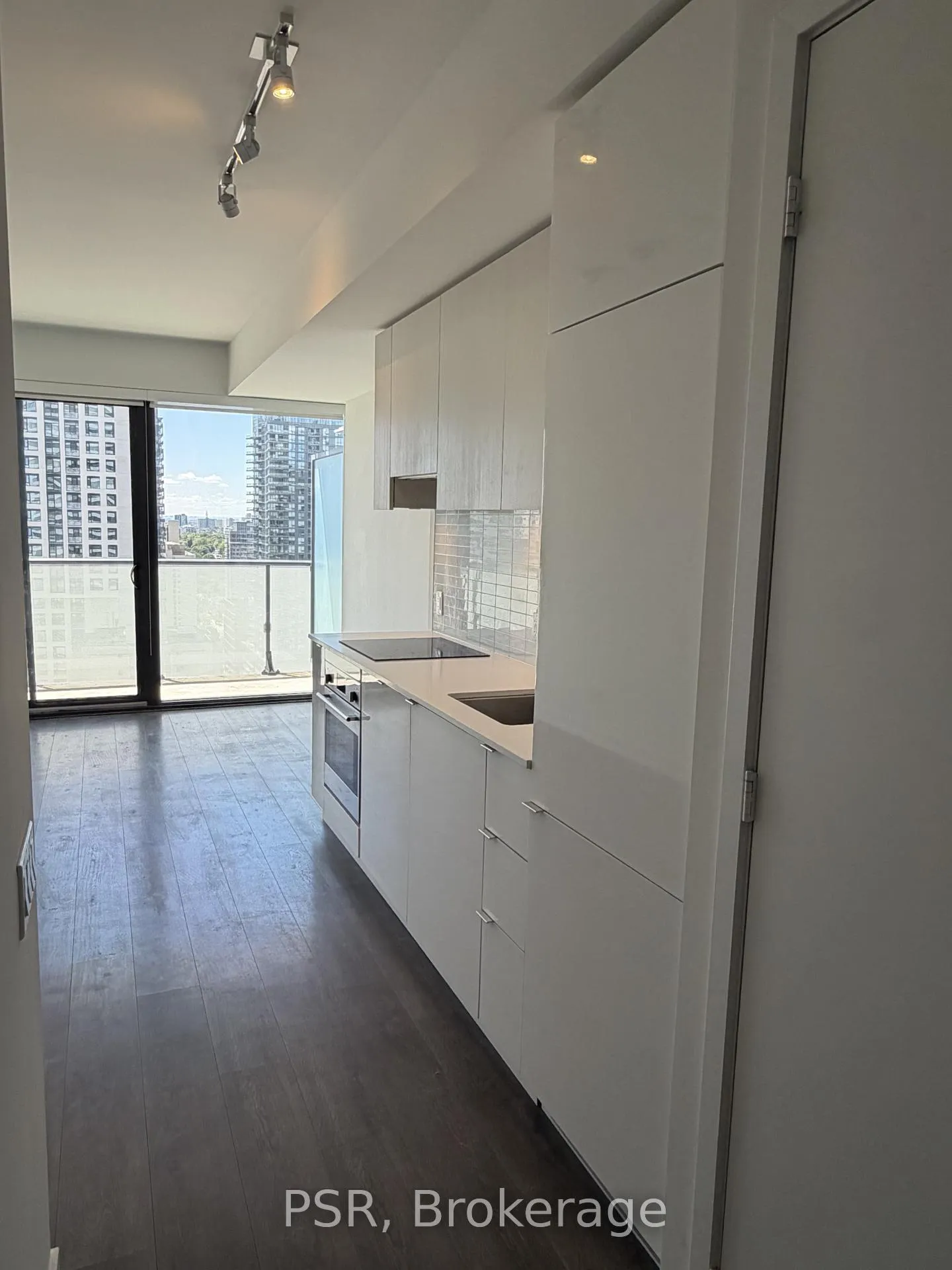 Photo 3 of Unit 2712, 161 Roehampton Avenue, Toronto, Mount Pleasant West — HOMEH