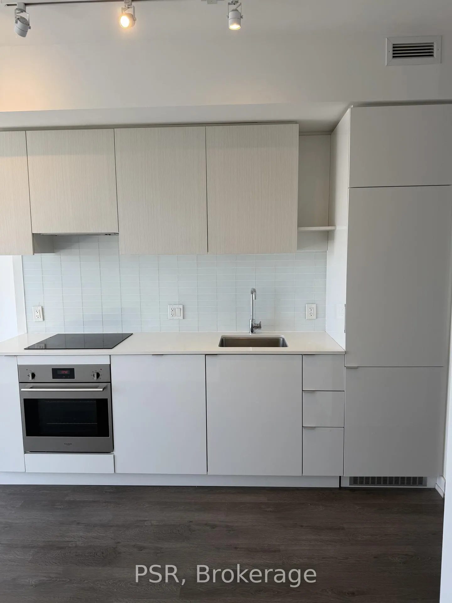 Photo 4 of Unit 2712, 161 Roehampton Avenue, Toronto, Mount Pleasant West — HOMEH