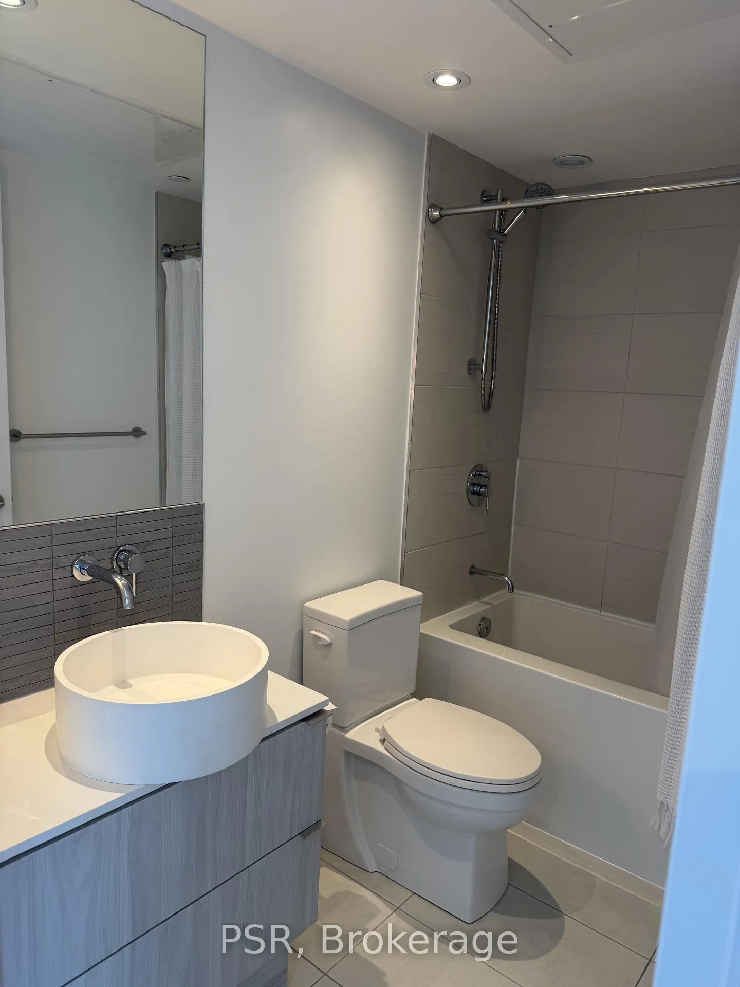 Photo 13 of Unit 2712, 161 Roehampton Avenue, Toronto, Mount Pleasant West — HOMEH