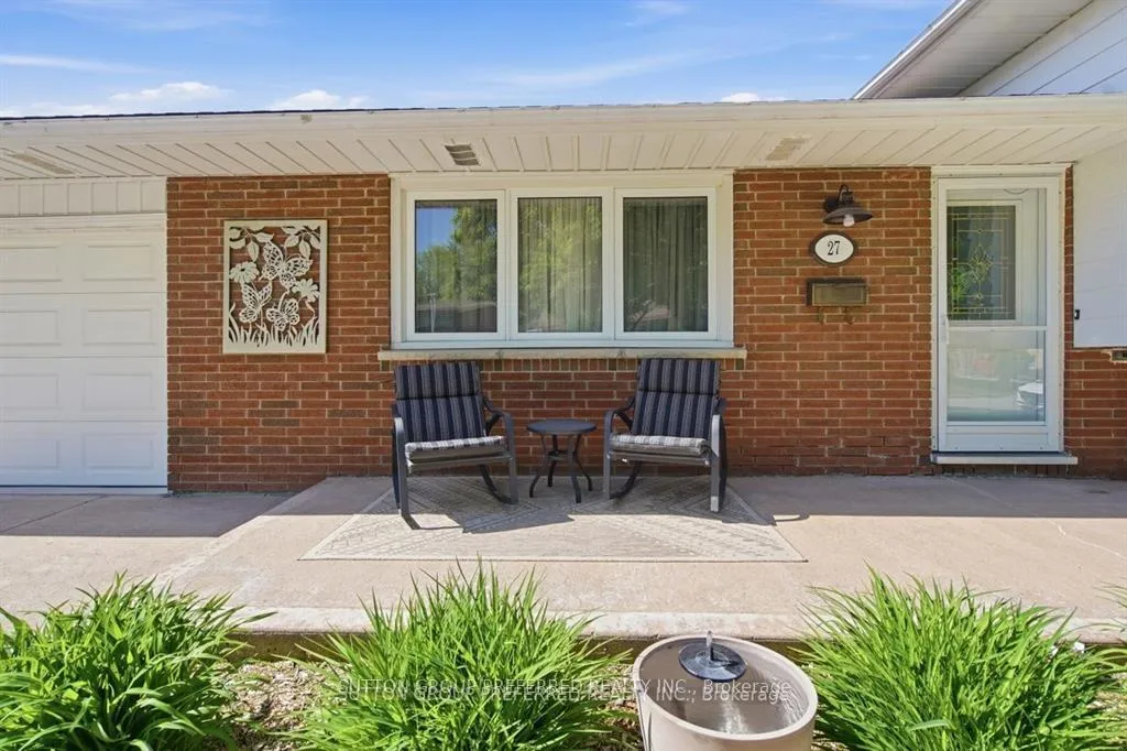 Photo 5 of 27 Stormont Drive, London, South T — HOMEH