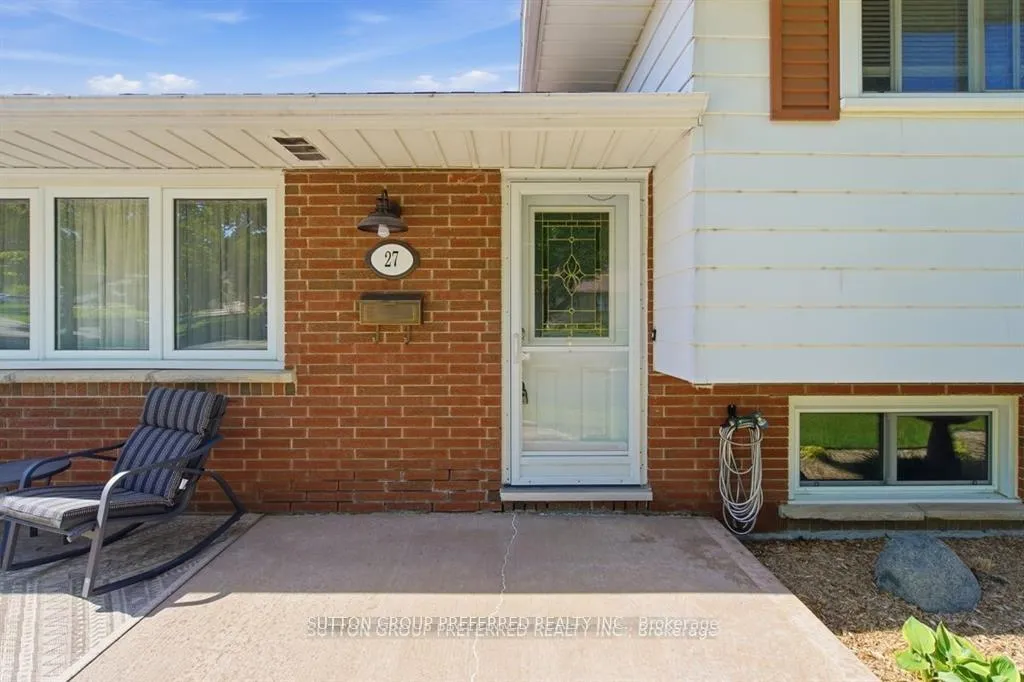 Photo 6 of 27 Stormont Drive, London, South T — HOMEH