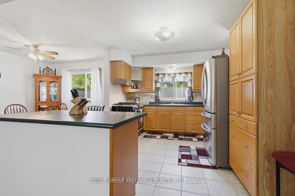 Photo 16 of 27 Stormont Drive, London, South T — HOMEH