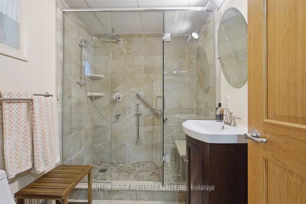 Photo 32 of 27 Stormont Drive, London, South T — HOMEH