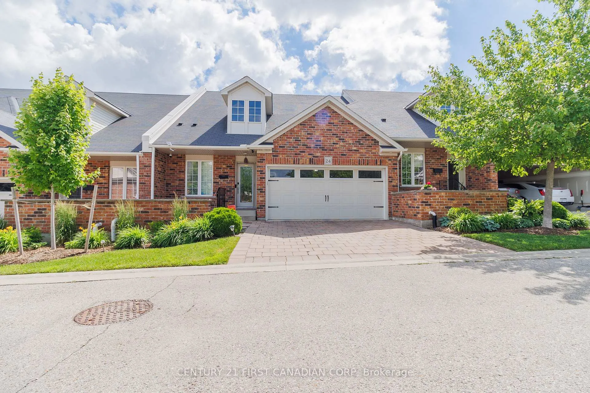 Front of Unit 24, 464 Commissioners Road W