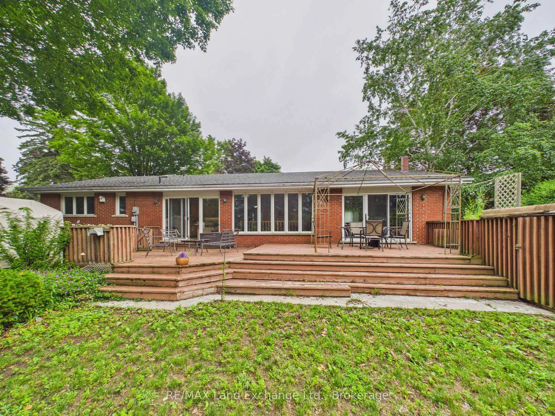Photo 2 of 28 Penetangore Row S, Huron-Kinloss — HOMEH
