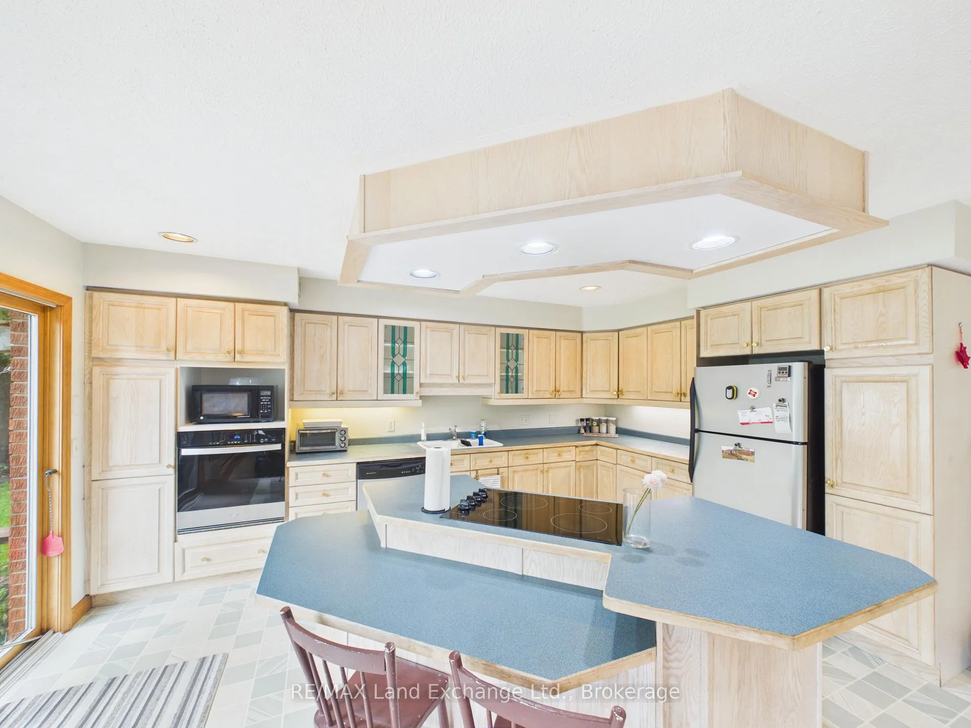 Photo 4 of 28 Penetangore Row S, Huron-Kinloss — HOMEH