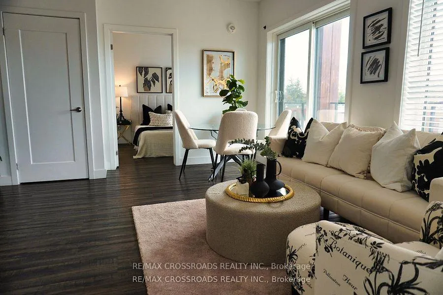 Photo 4 of Unit 308, 408 Dundas Street, Cambridge, Christopher-Champlain — HOMEH