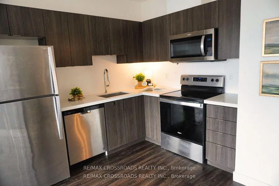 Photo 5 of Unit 308, 408 Dundas Street, Cambridge, Christopher-Champlain — HOMEH