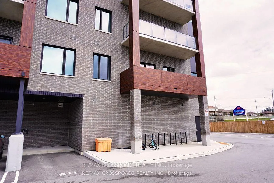 Photo 14 of Unit 308, 408 Dundas Street, Cambridge, Christopher-Champlain — HOMEH